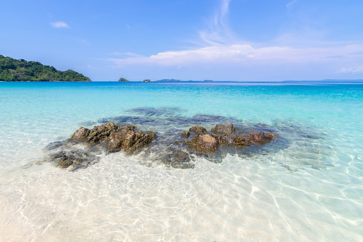 beautiful-beach-view-koh-chang-island-tour-boat-tourists-seascape-trad-province-.jpg