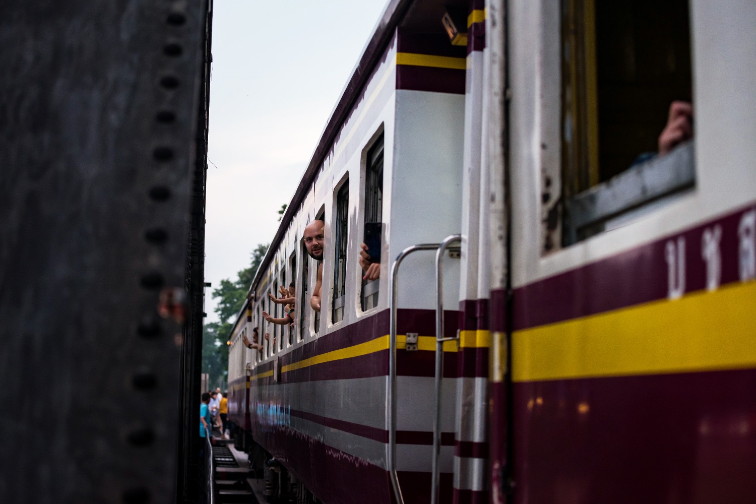 tourist-train-across-river-kwai-bridge.jpg