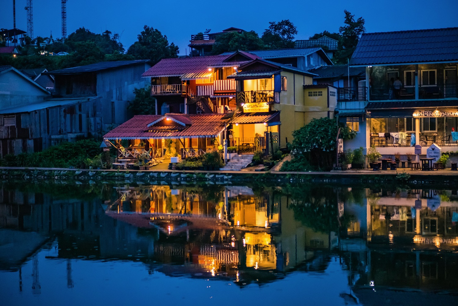 etong-village-hidden-village-mist-lake-front-village-kanchanaburi-city-thailand (2).jpg