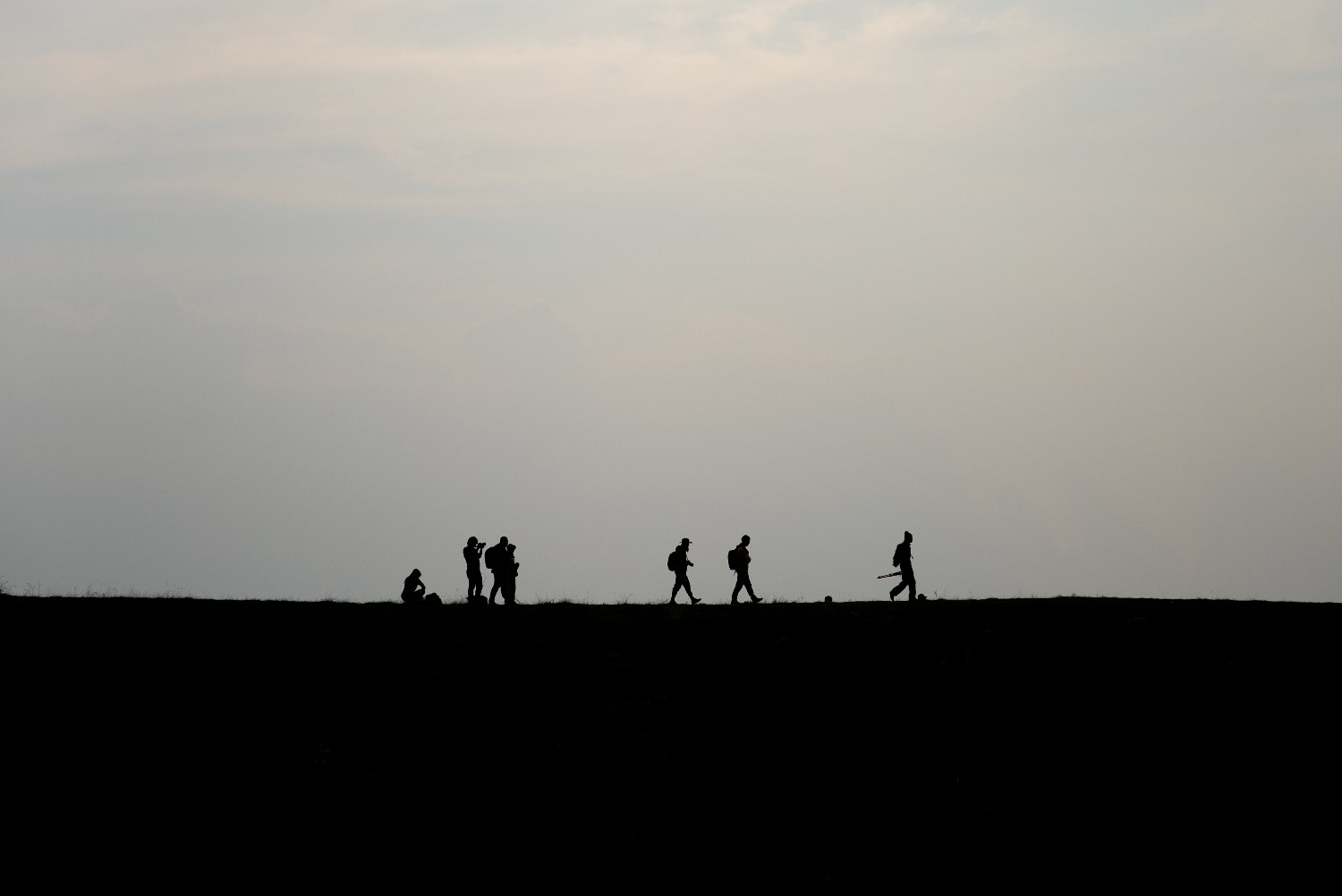silhouette-photography-mountain-climbing-doi-mon-jong.jpg