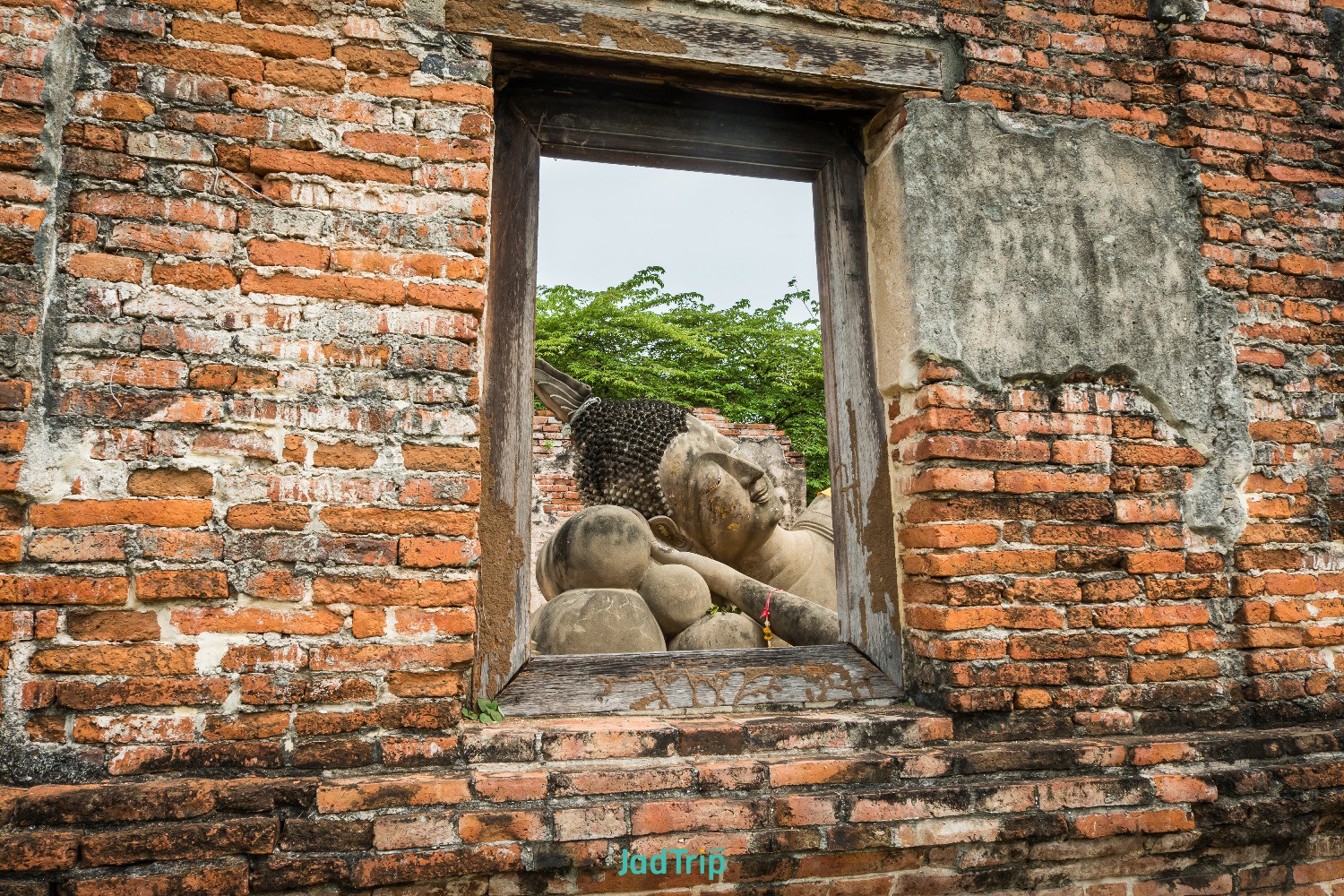 young-novice-monk-walking-meditation-wat-phutthaisawan-temple-ayutthaya-thailand.jpg