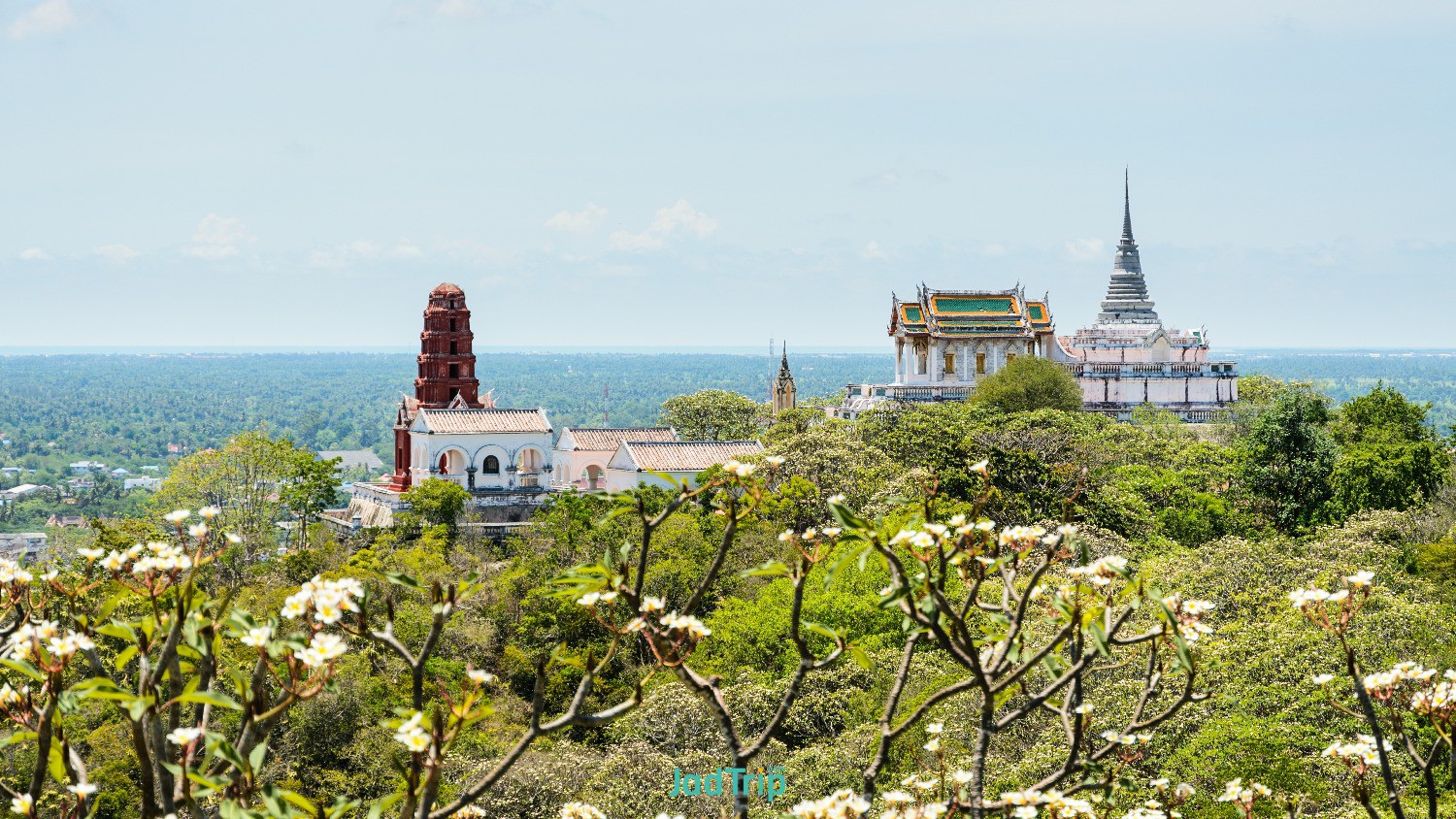 thai-flag-waving-mountain-phra-nakhon-khiri-temple-archaeological-site-phetchabu.jpg