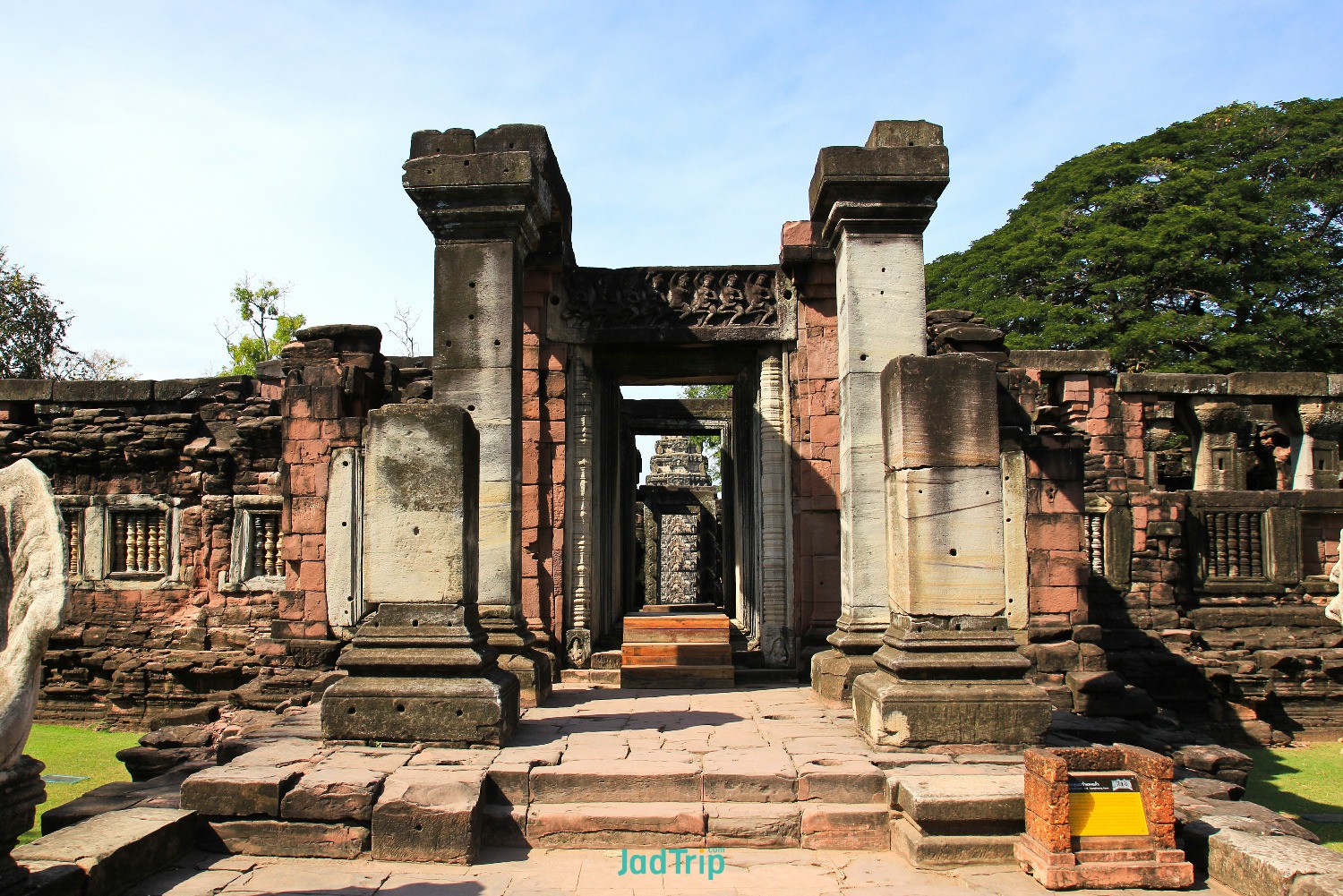 view-historic-prasat-hin-phimai-castle-nakhon-ratchasima-province (2).jpg