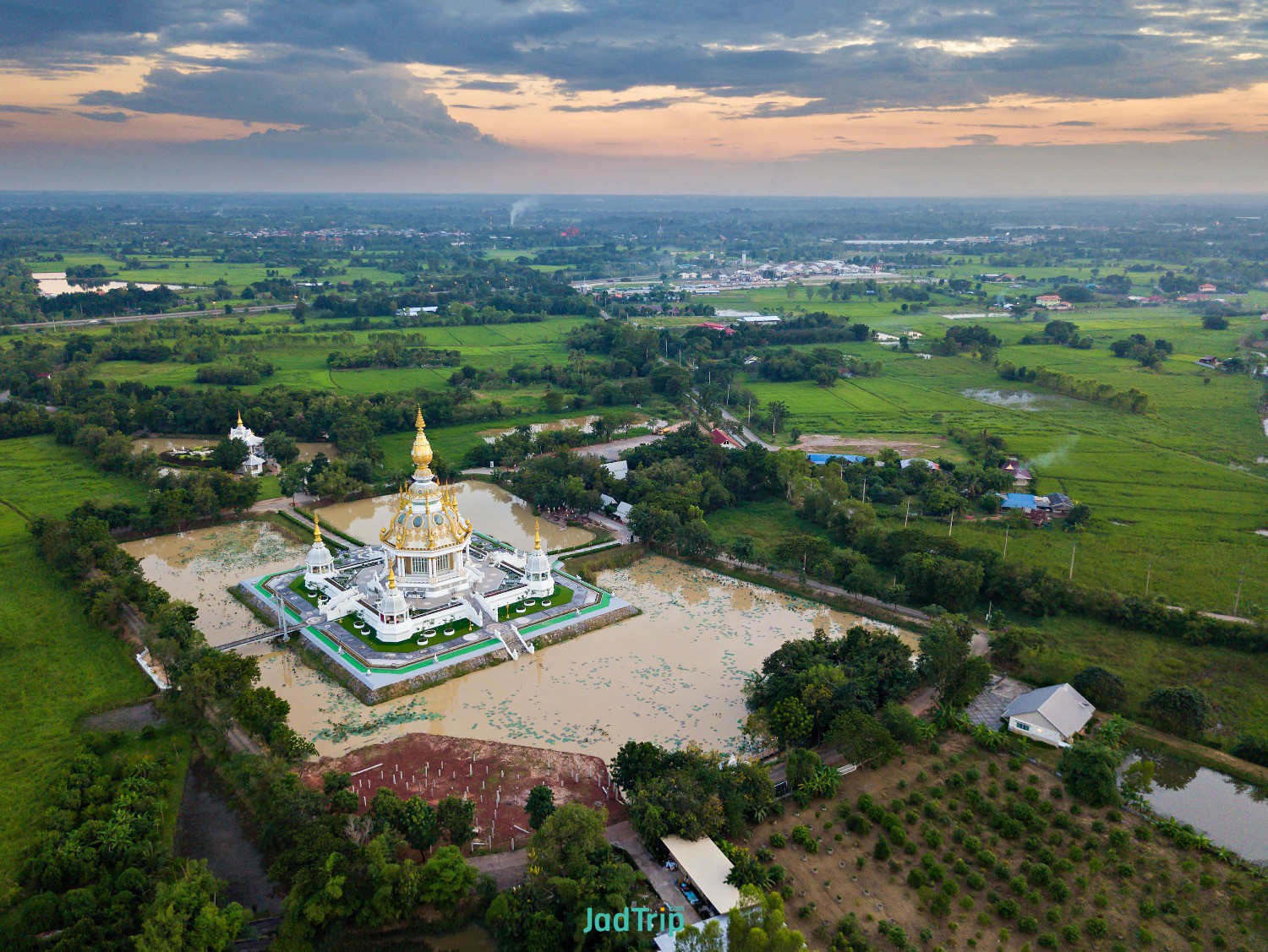 wat-thung-setthi-temple-khonkaen-province-thailand.jpg