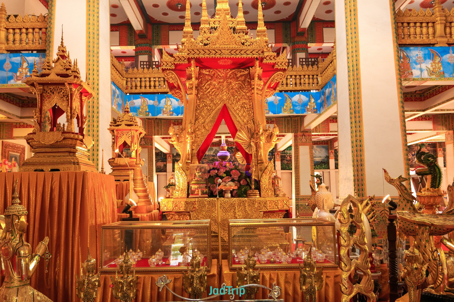 reflection-phra-mahathat-kaen-nakhon-inthailand.jpg