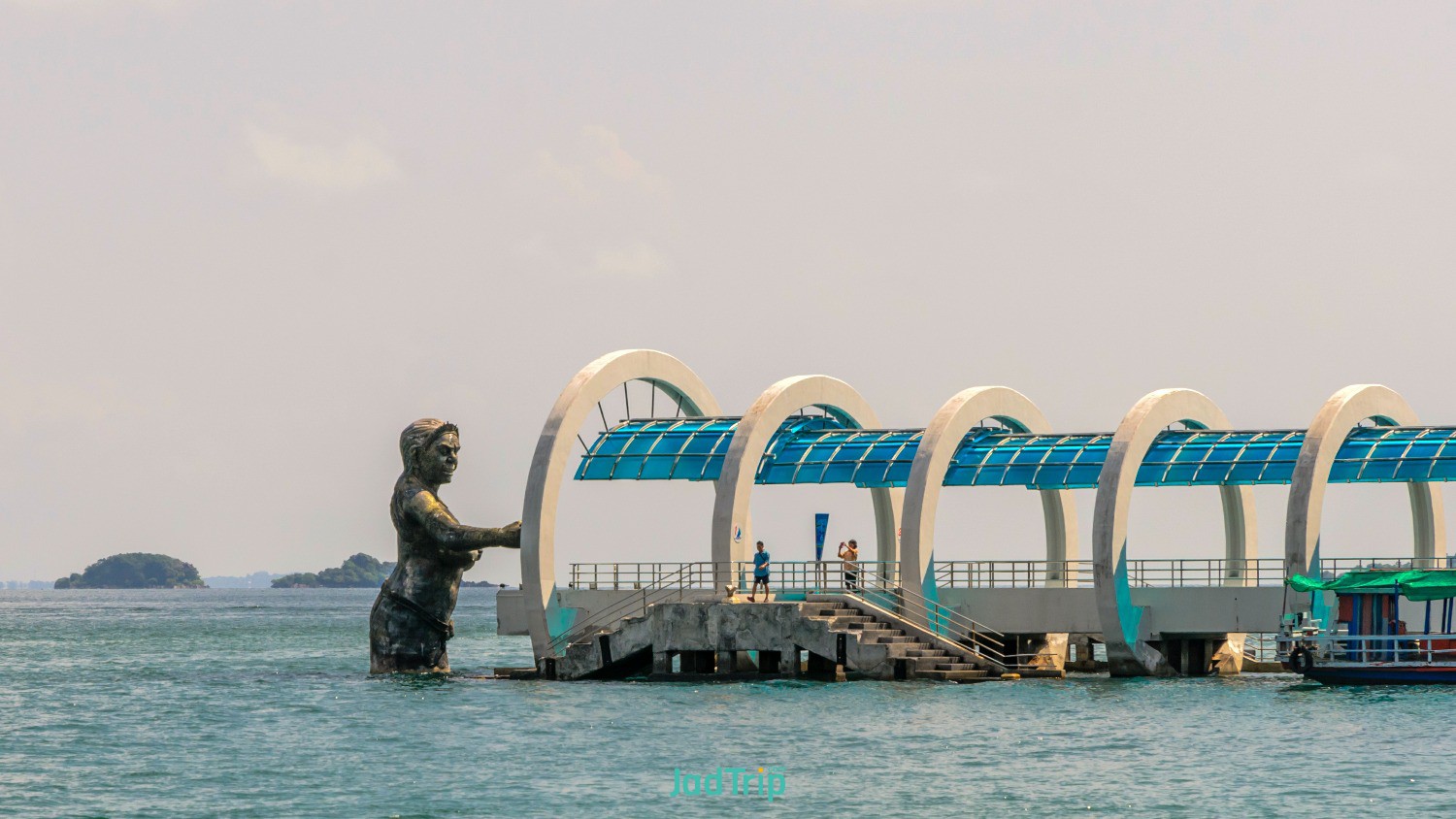 pier-koh-samet-statue-god-ko-samet-rayong-thailand.jpg