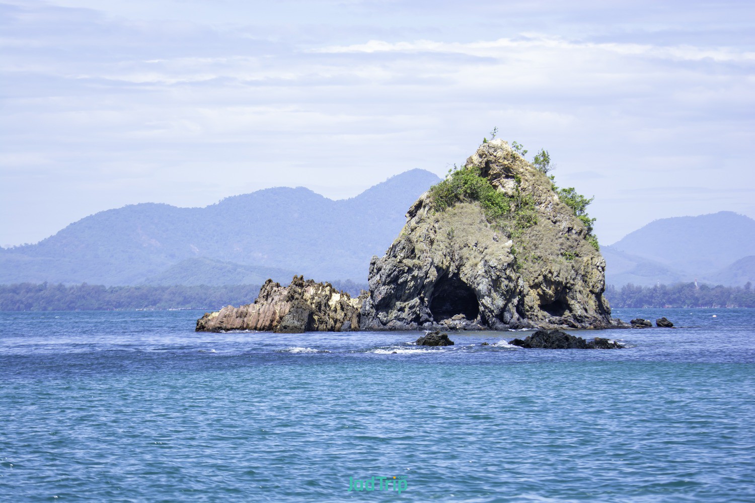 pier-koh-samet-statue-god-ko-samet-rayong-thailand.jpg