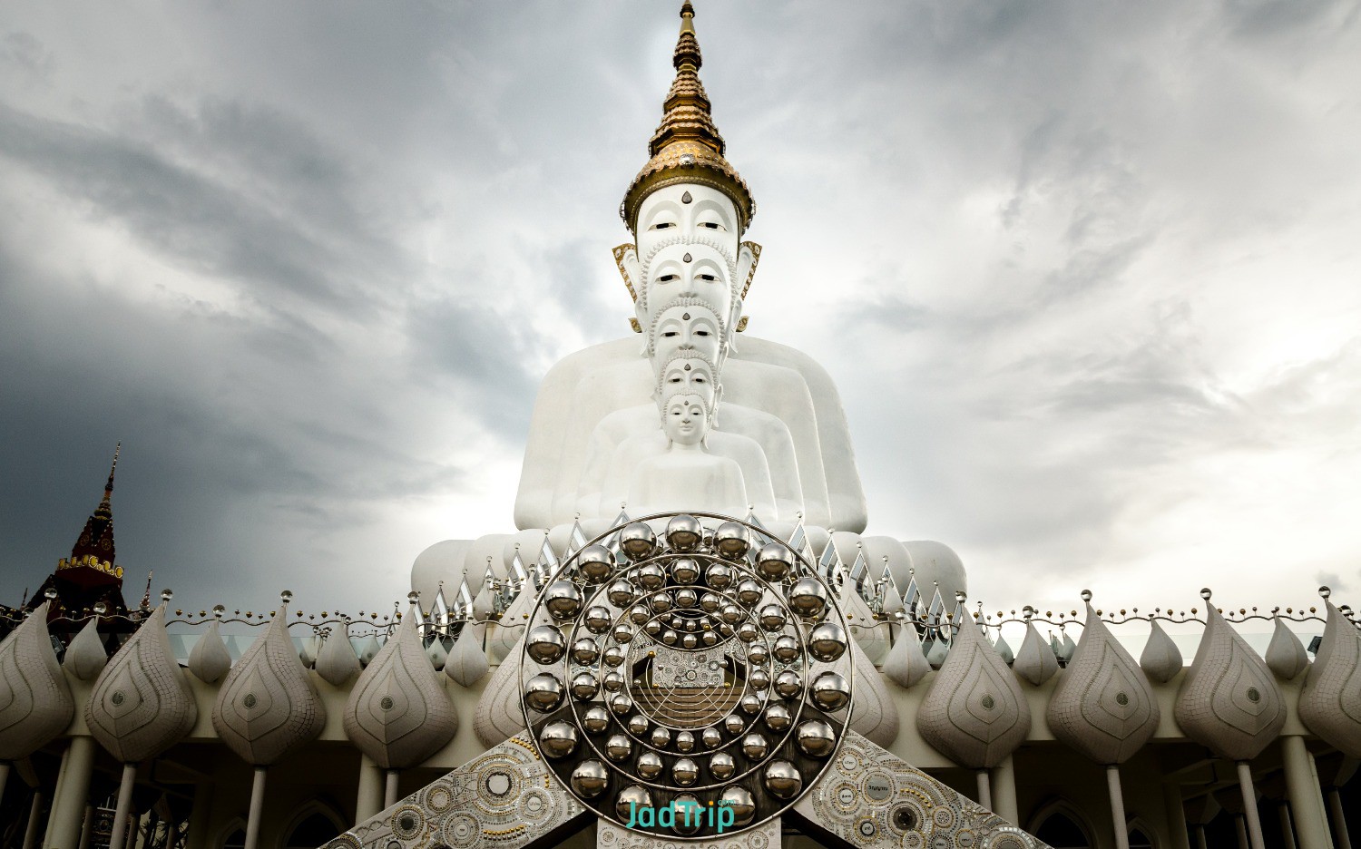 five-buddha-statue-wat-phra-that-pha-kaew-petchabun-province-thailand.jpg