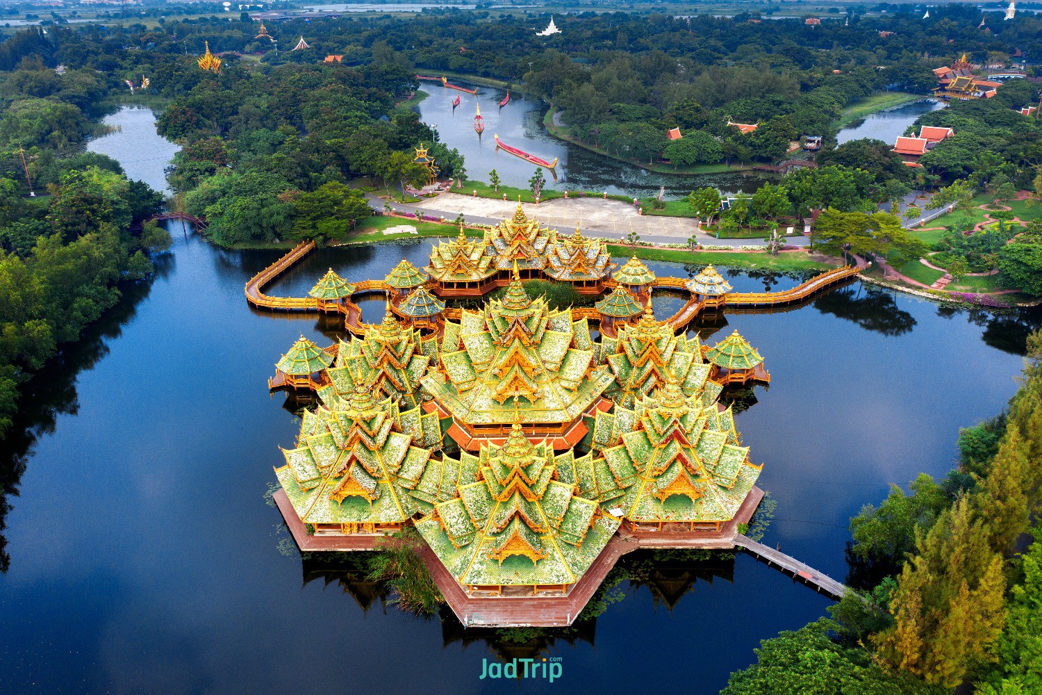 pavilion-enlightened-ancient-city-samut-prakan-province-thailand.jpg