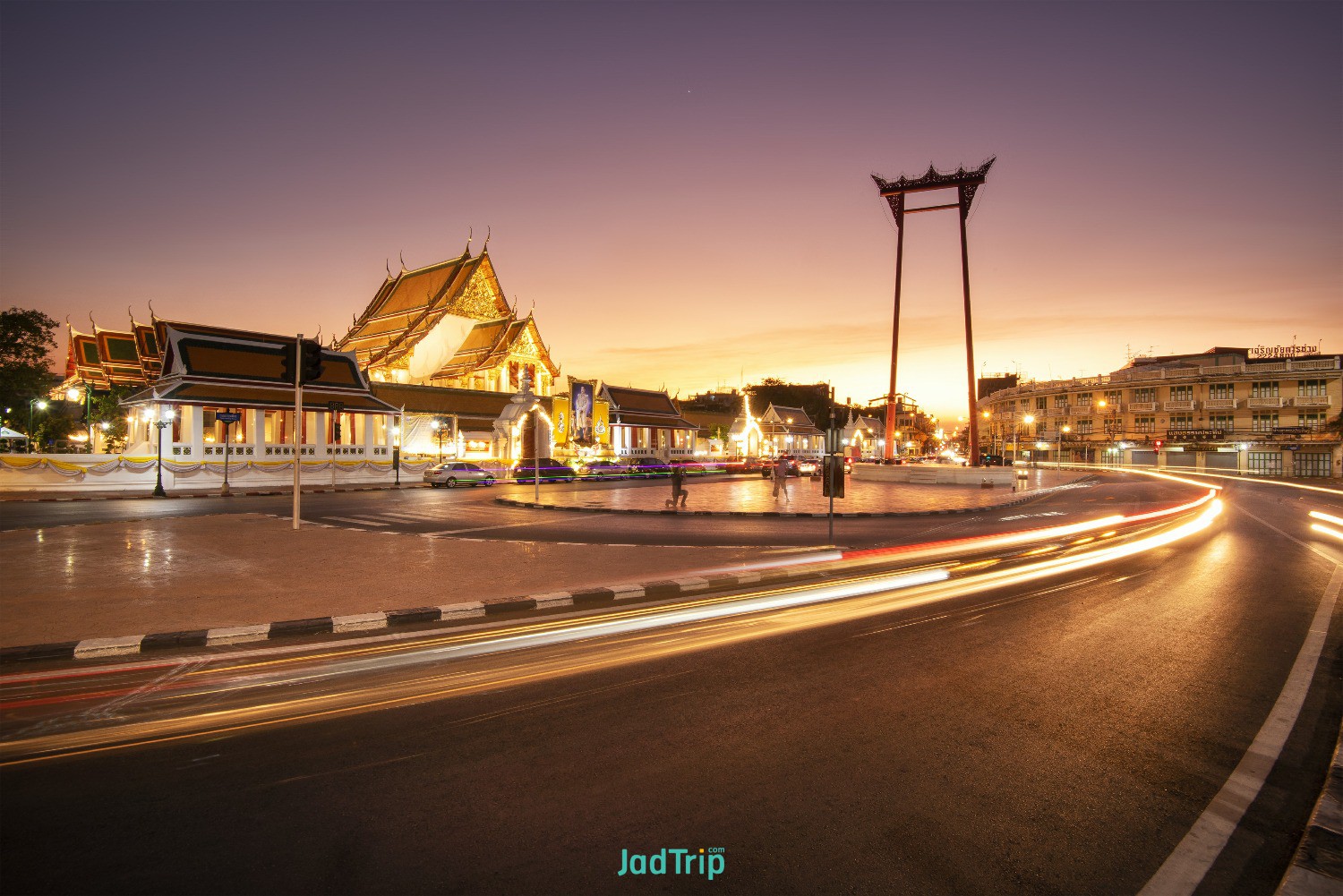 giant-swing-bangkok-twilight-long-exposure-image-traffic.jpg