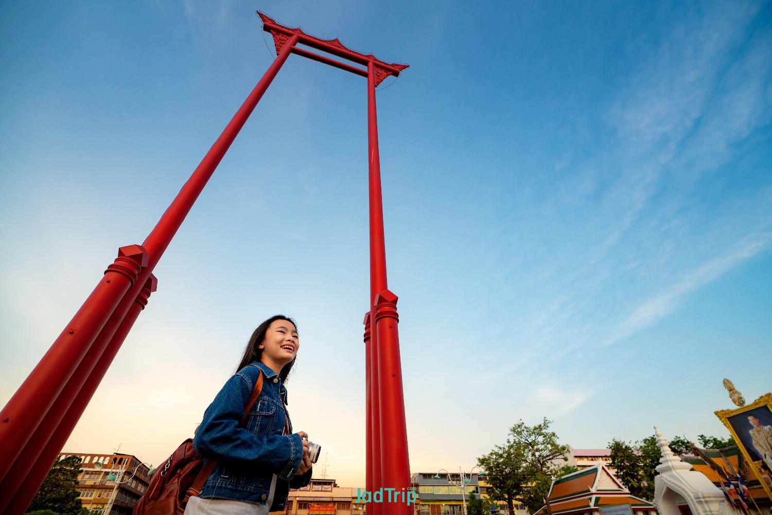 tourists-couple-taking-selfie-with-giant-swing-bangkok-thailand.jpg