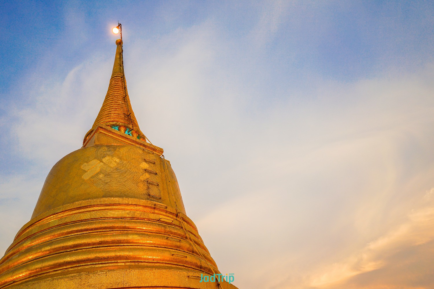 golden-mount-wat-saket-travel-landmark-bangkok-thailand.jpg