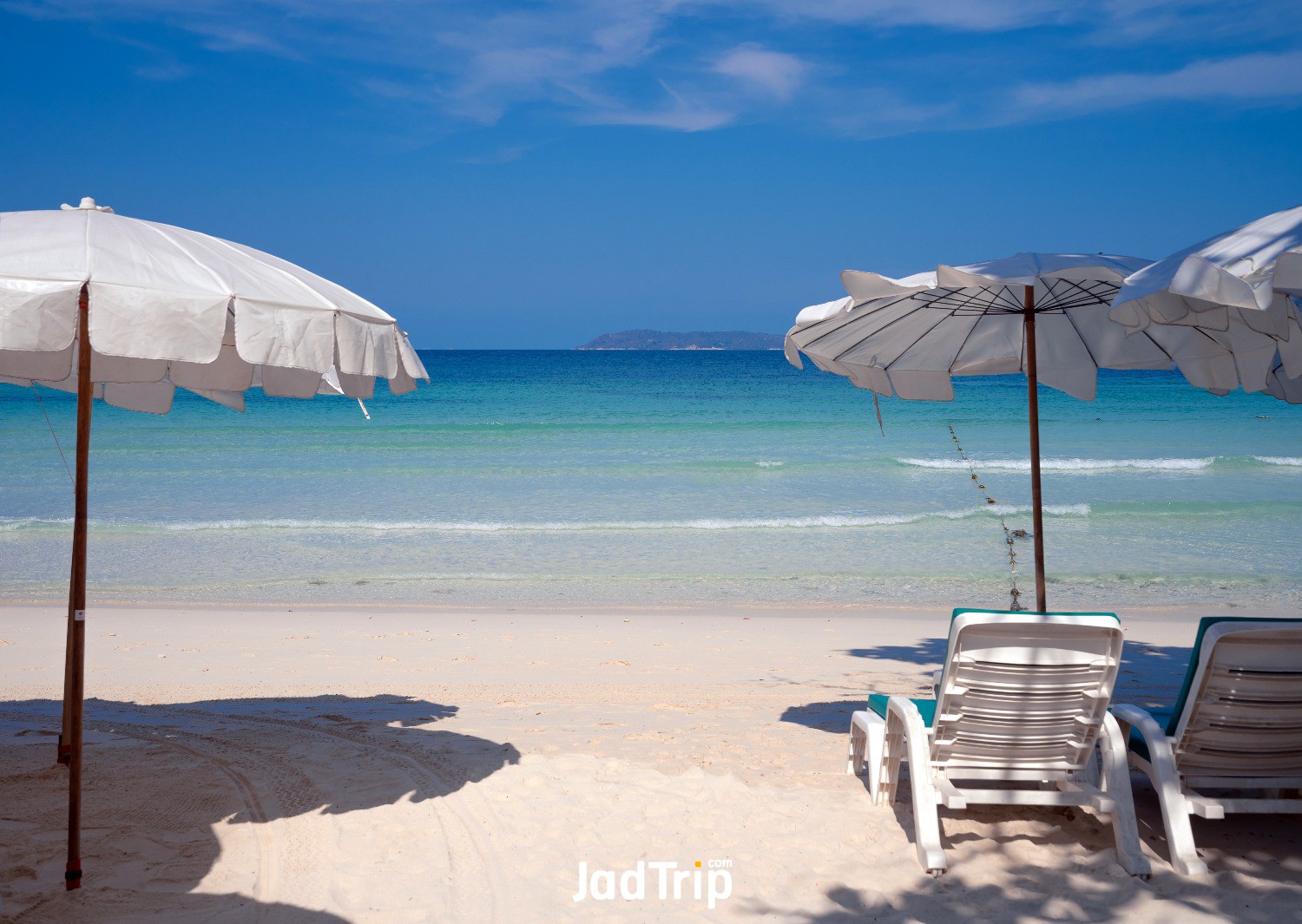 tourists-are-enjoying-sea-clear-sky-koh-larn-island-pattaya.jpg