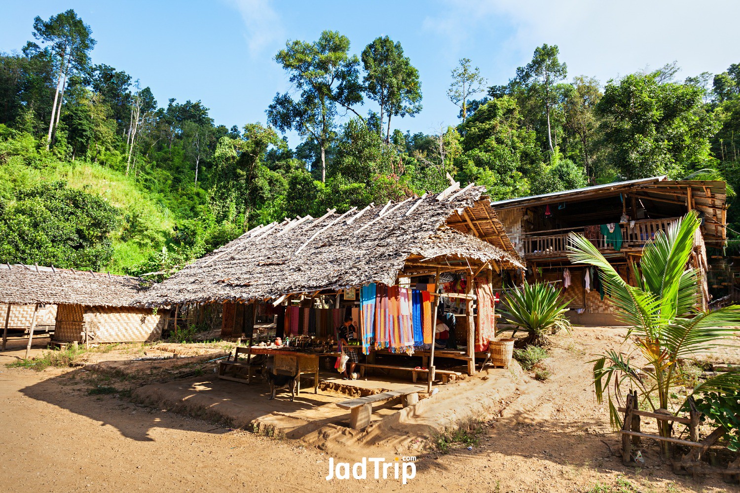 local-houses-long-neck-village-nothern-thailand.jpg