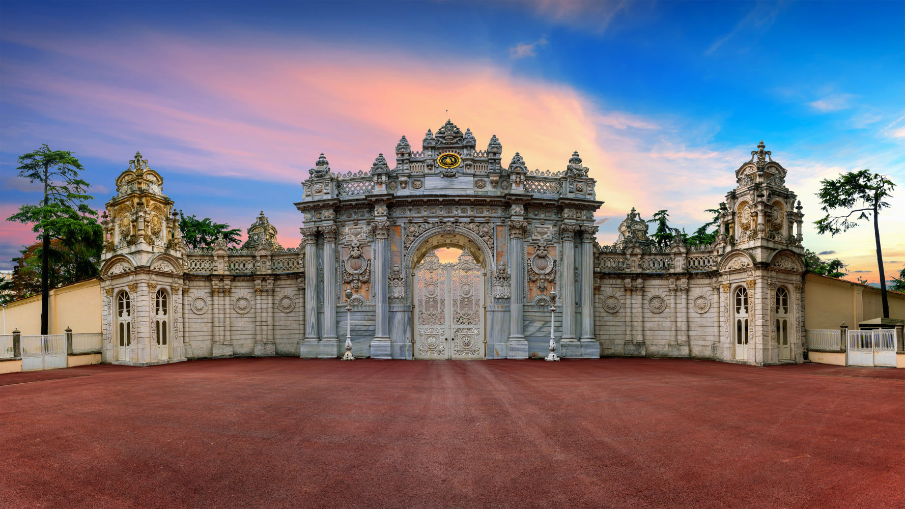 พระราชวังโดลมาบาห์เช (DOLMABAHCE PALACE).jpg