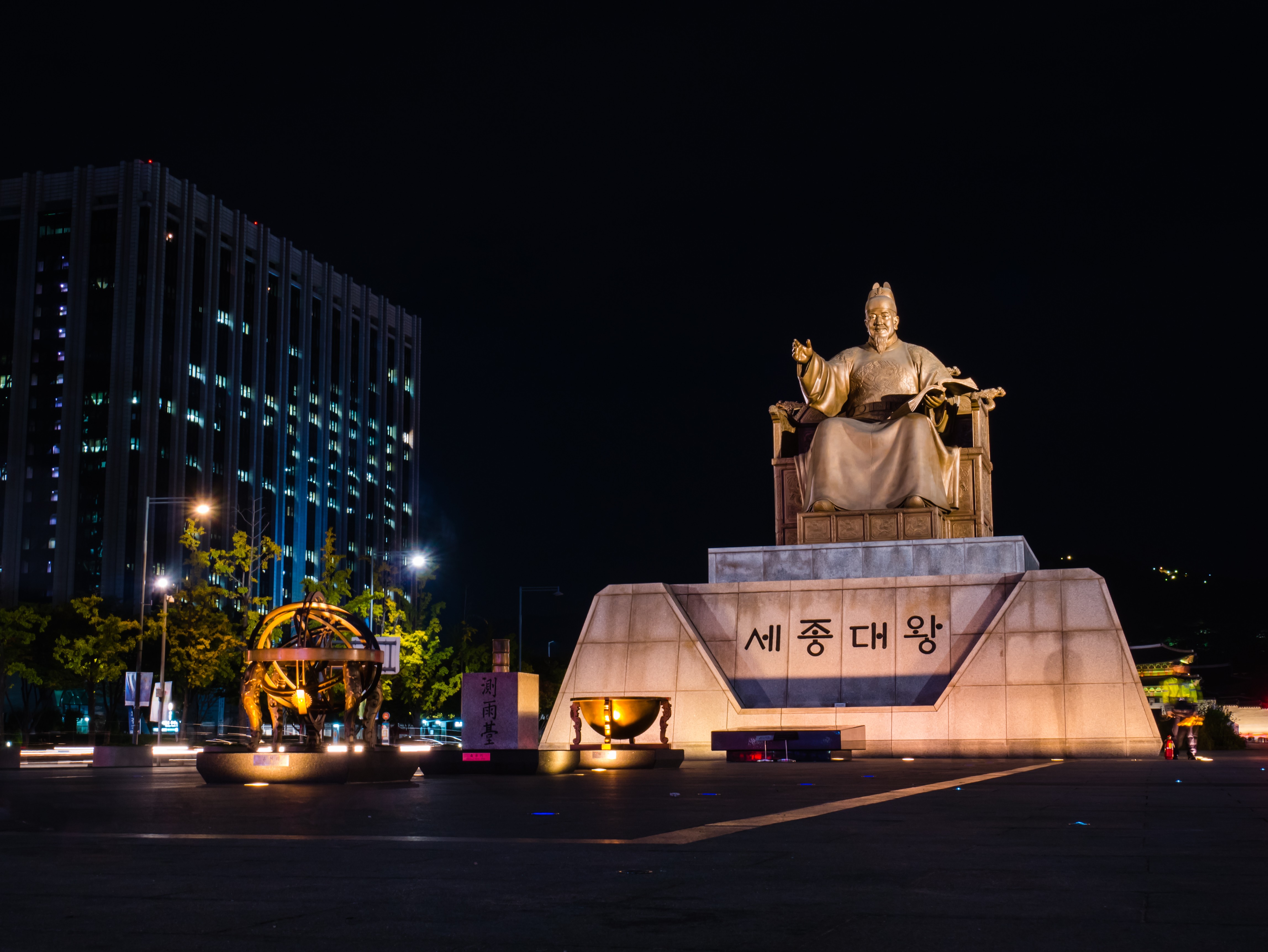 จตุรัสกวางฮวามุน GWANGHWAMUN SQUARE jadtrip (2).jpg
