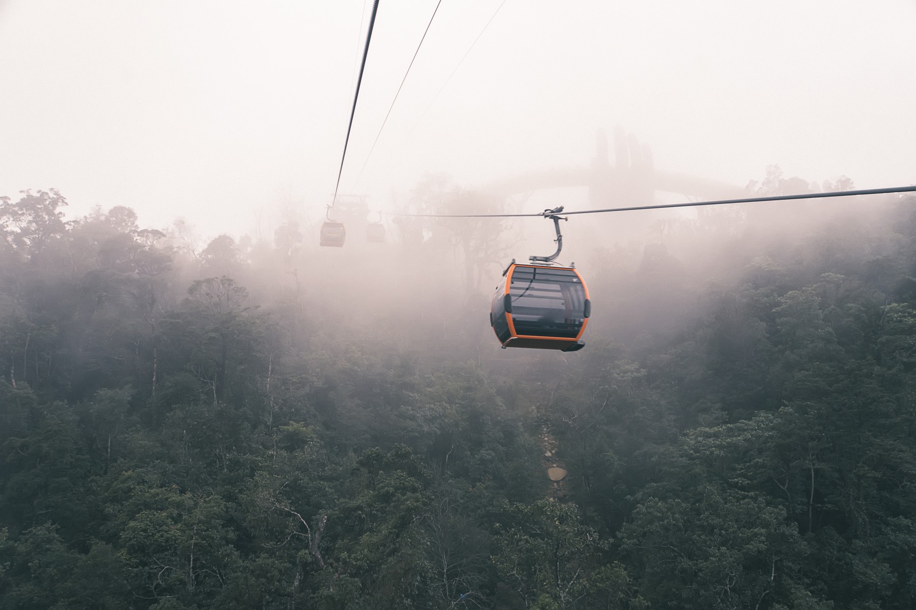 ขึ้นกระเช้าบาน่าฮิลล์_jadtrip (2).jpg