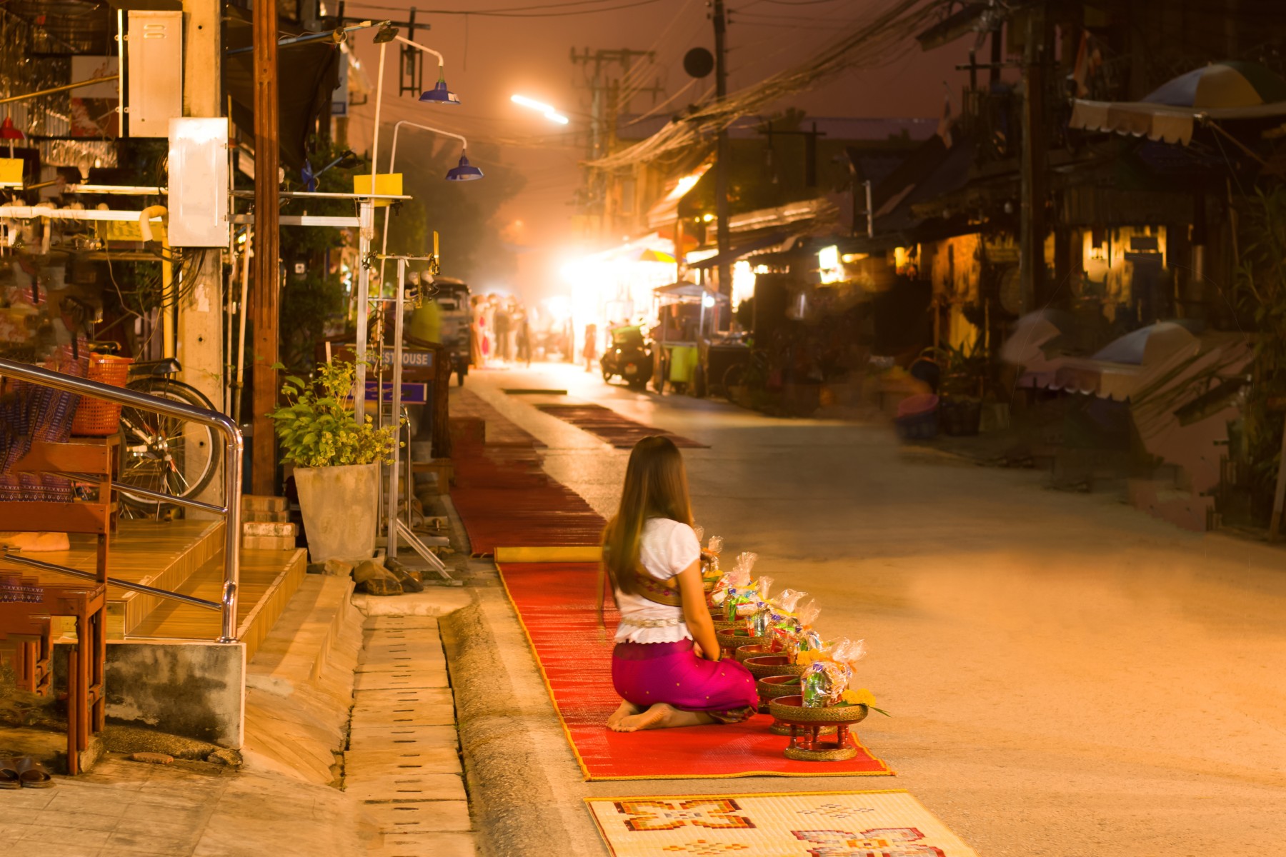 ตักบาตรข้าวเหนียว_jadtrip.jpg