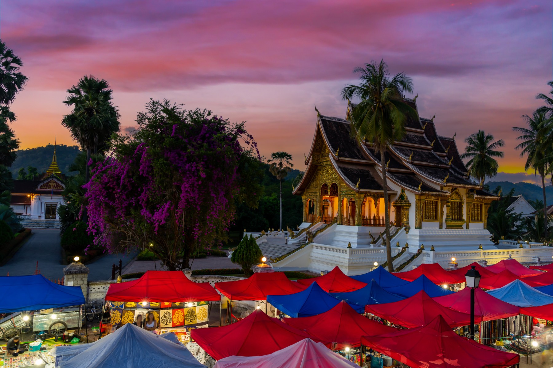 ตลาดมืดหลวงพระบาง6_jadtrip.jpg