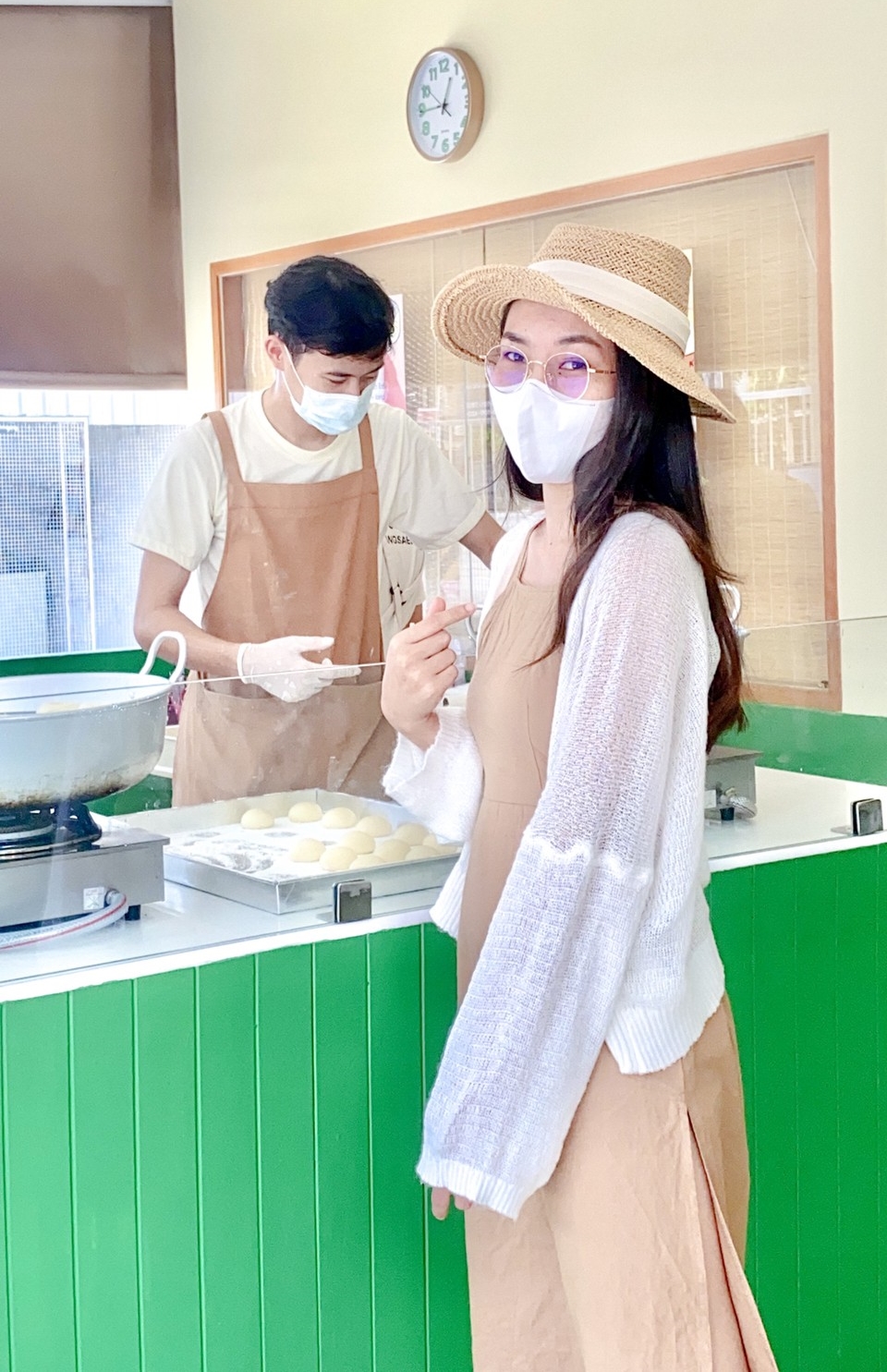 LINE_ALBUM_โดนัทเป็นรูบางแสน_220527_13.jpg