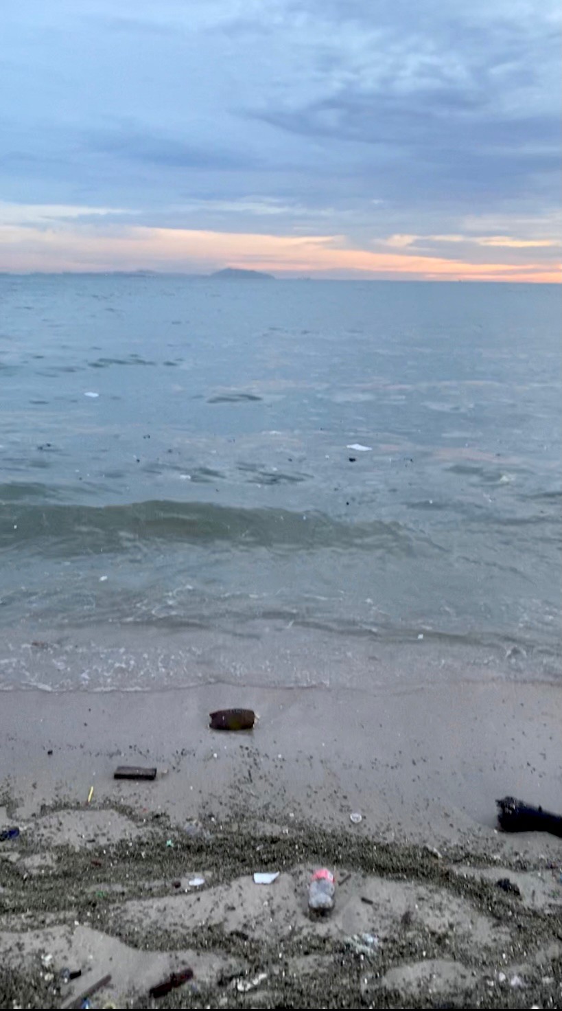 LINE_ALBUM_หาดบางแสน_220531_0_0.jpg