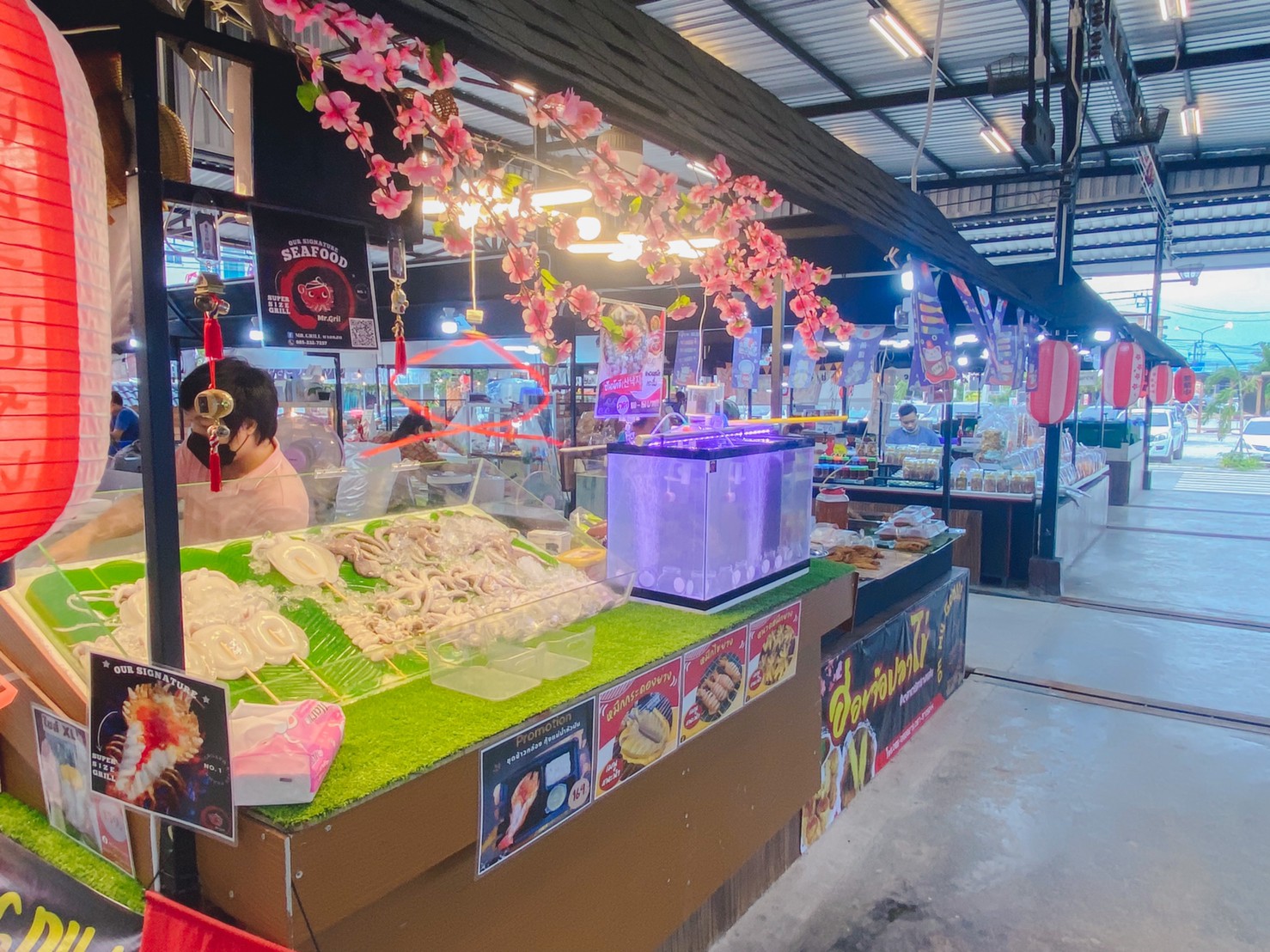 ตลาดปลาบางแสน jadtrip (14).jpg