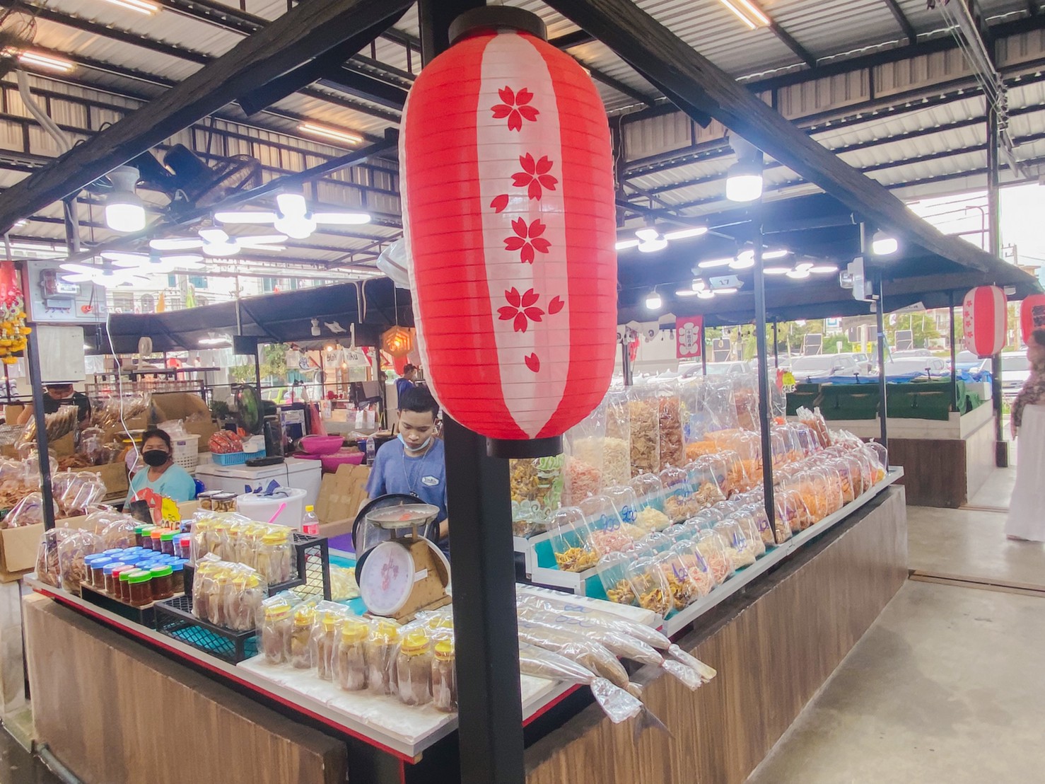 ตลาดปลาบางแสน jadtrip (15).jpg