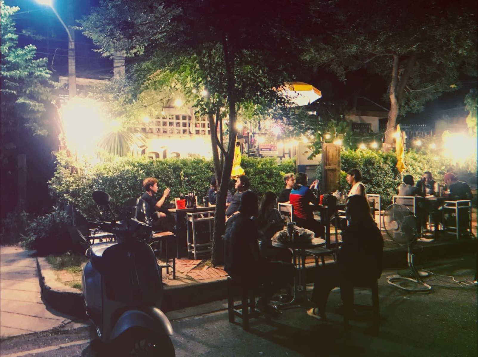 ไฉไล CAFE And BAR_jadtrip (13).jpg