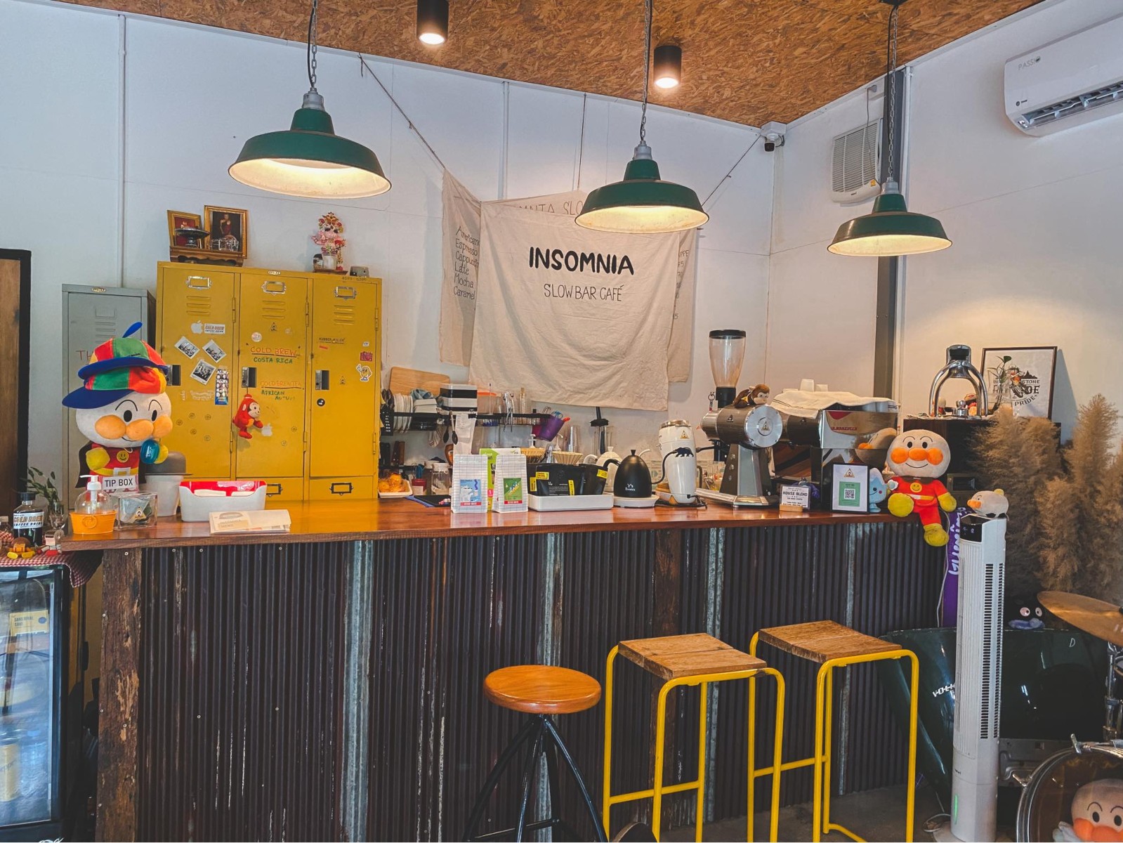 Insomnia Slow Bar Cafe’_jadtrip (1).jpg