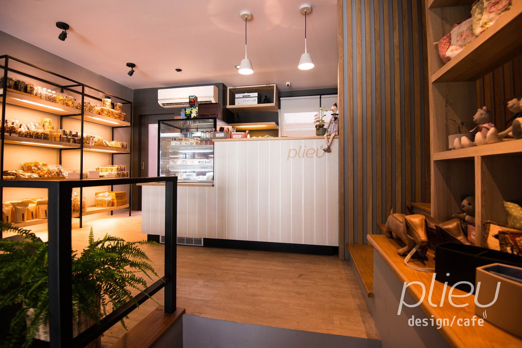 Plieu Cafe&#039; jadtrip (39).jpg