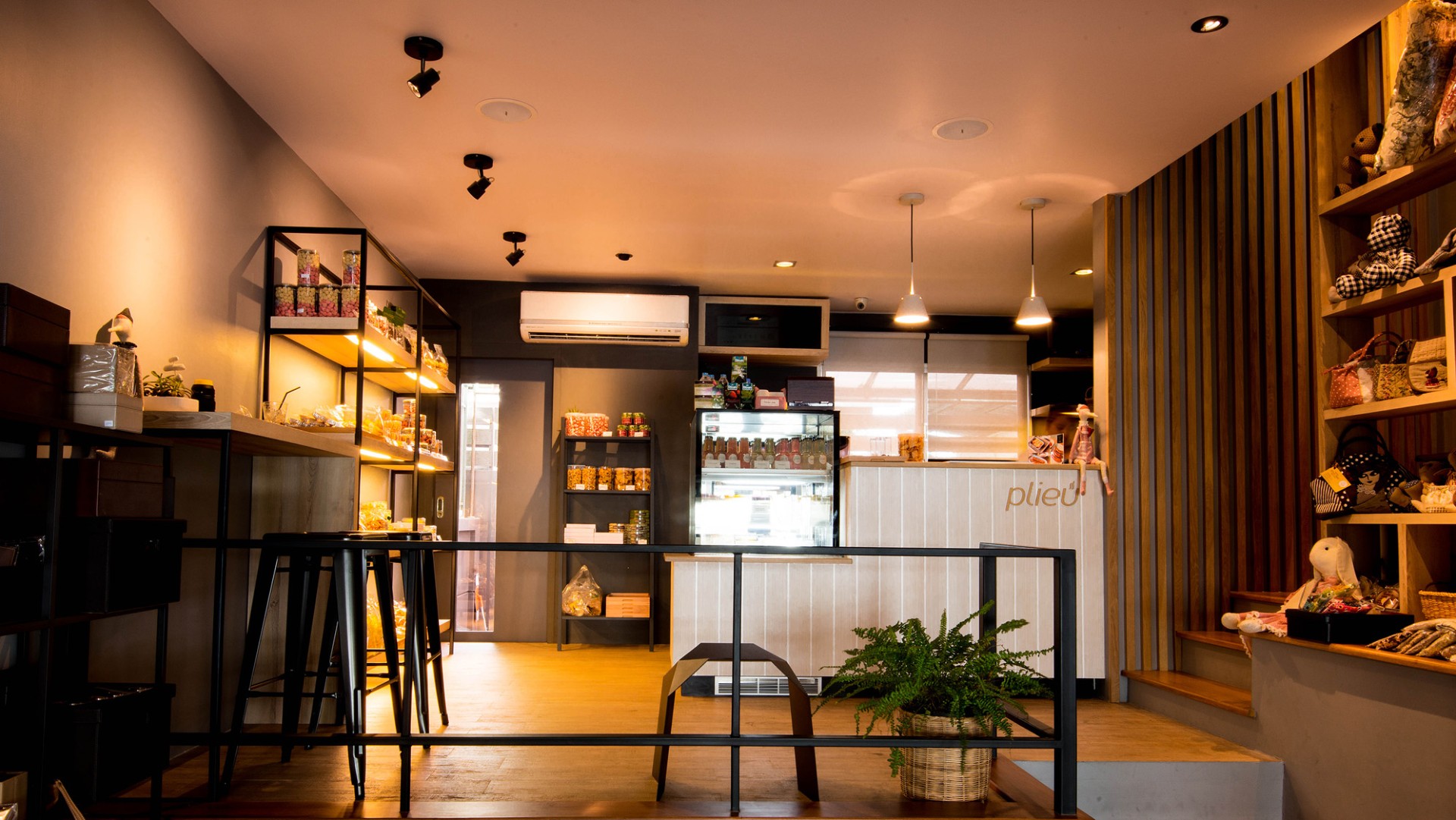 Plieu Cafe&#039; jadtrip (40).jpg