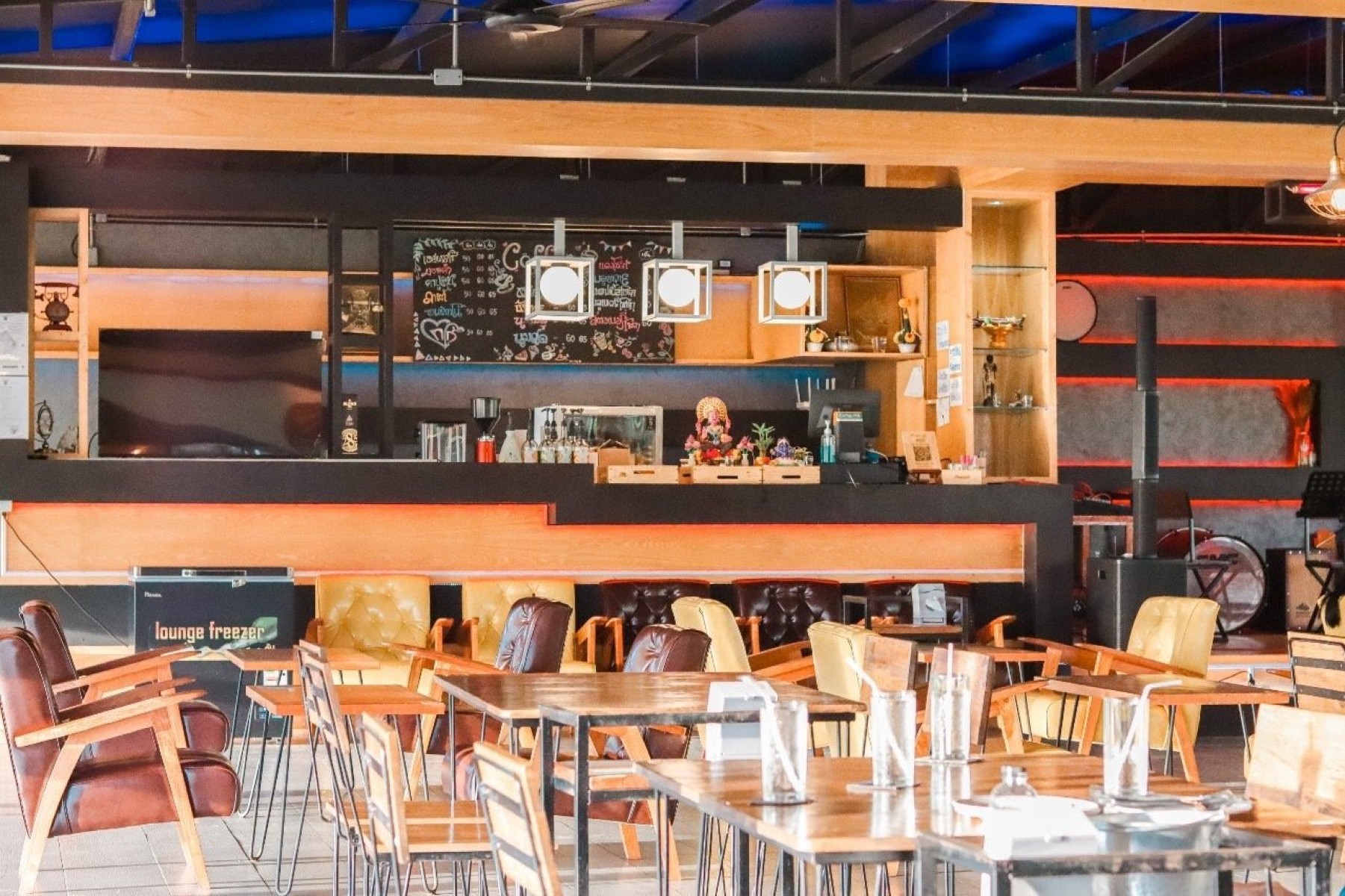 สวิตต์ Cafe Bar Reataurant_jadtrip (15).jpg