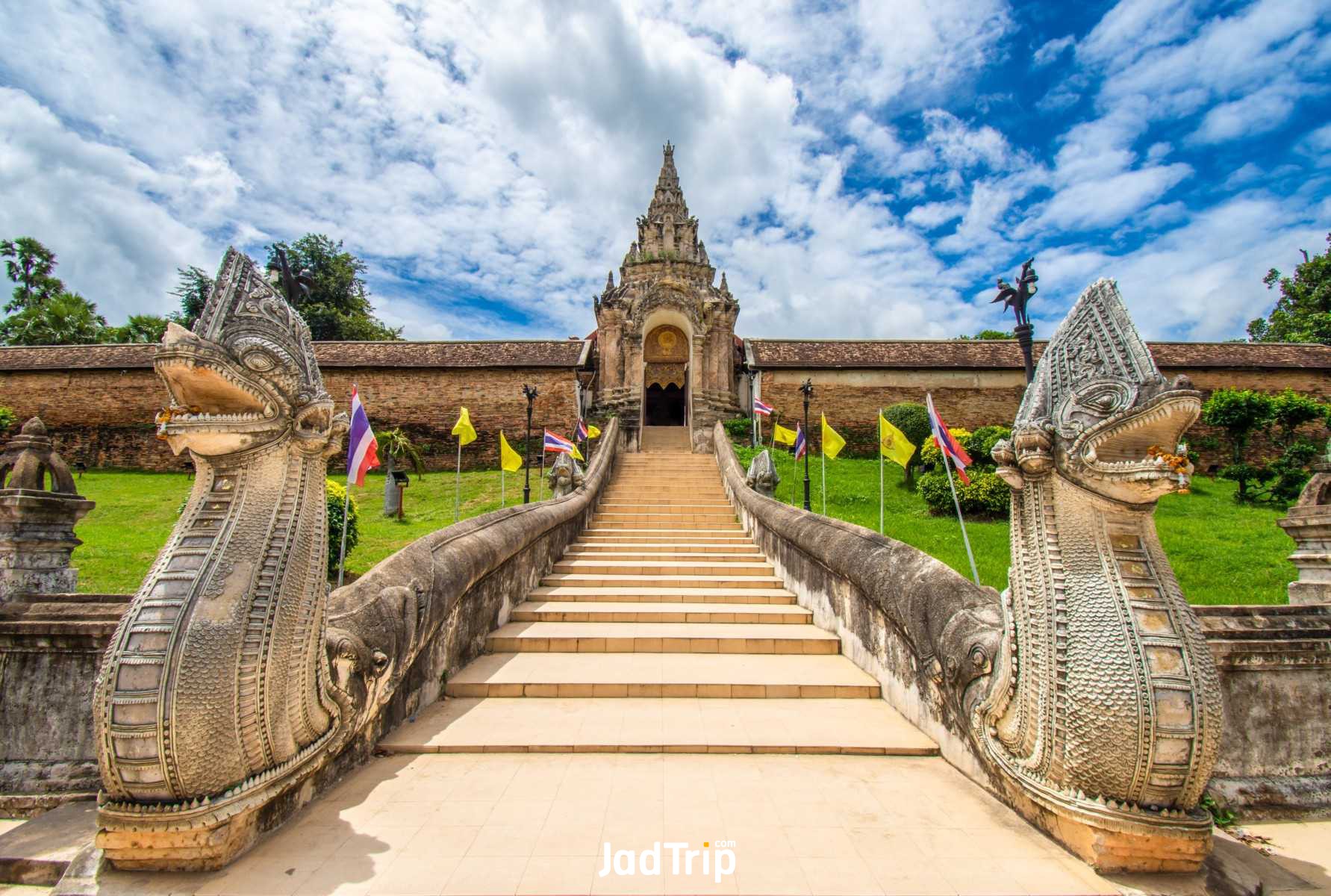 วัดพระธาตุลำปางหลวง_jadtrip.jpg