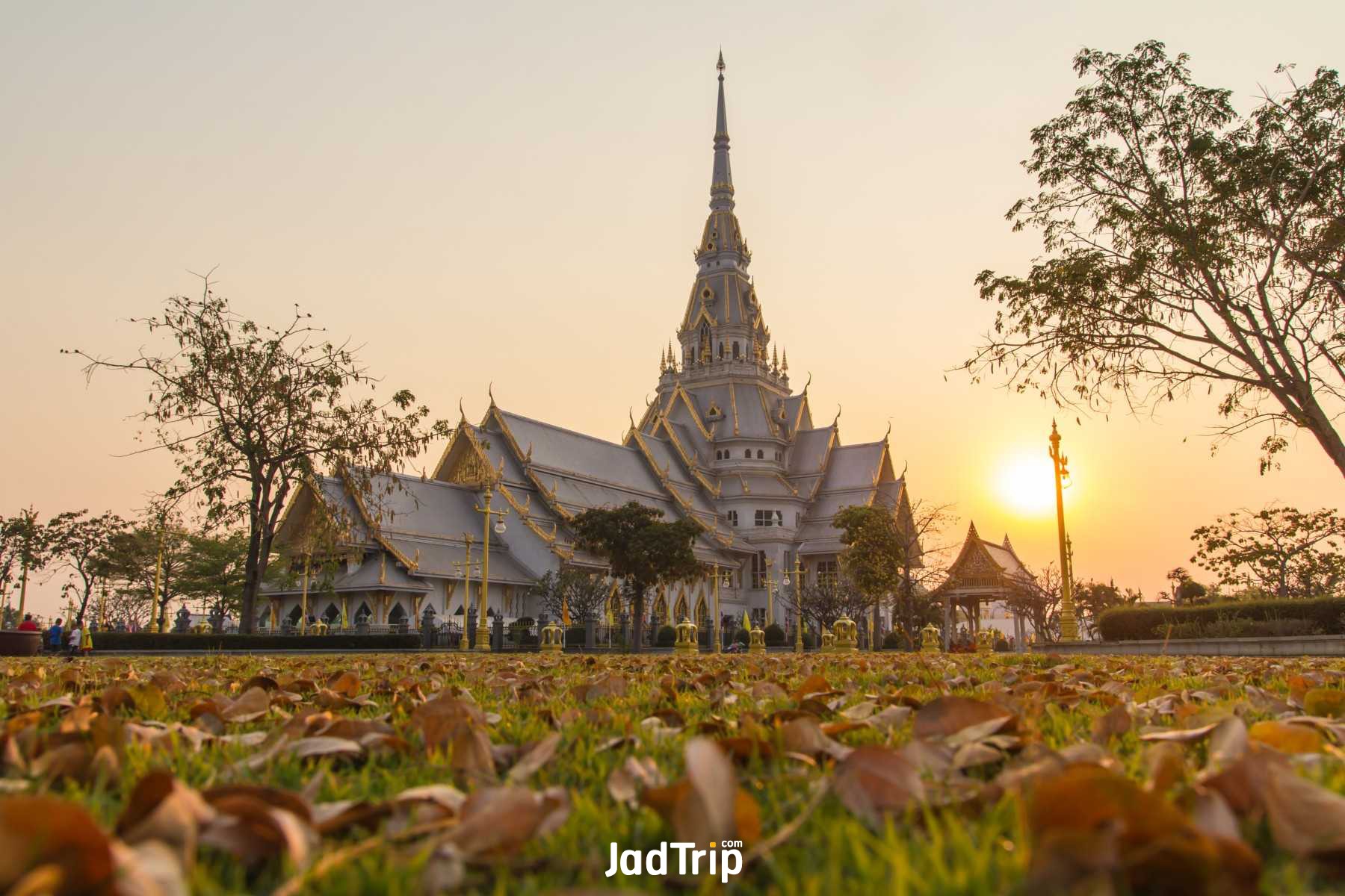 wat-luang-phor-sothorn-royal-monastery-thailand_kasetkrub.jpg