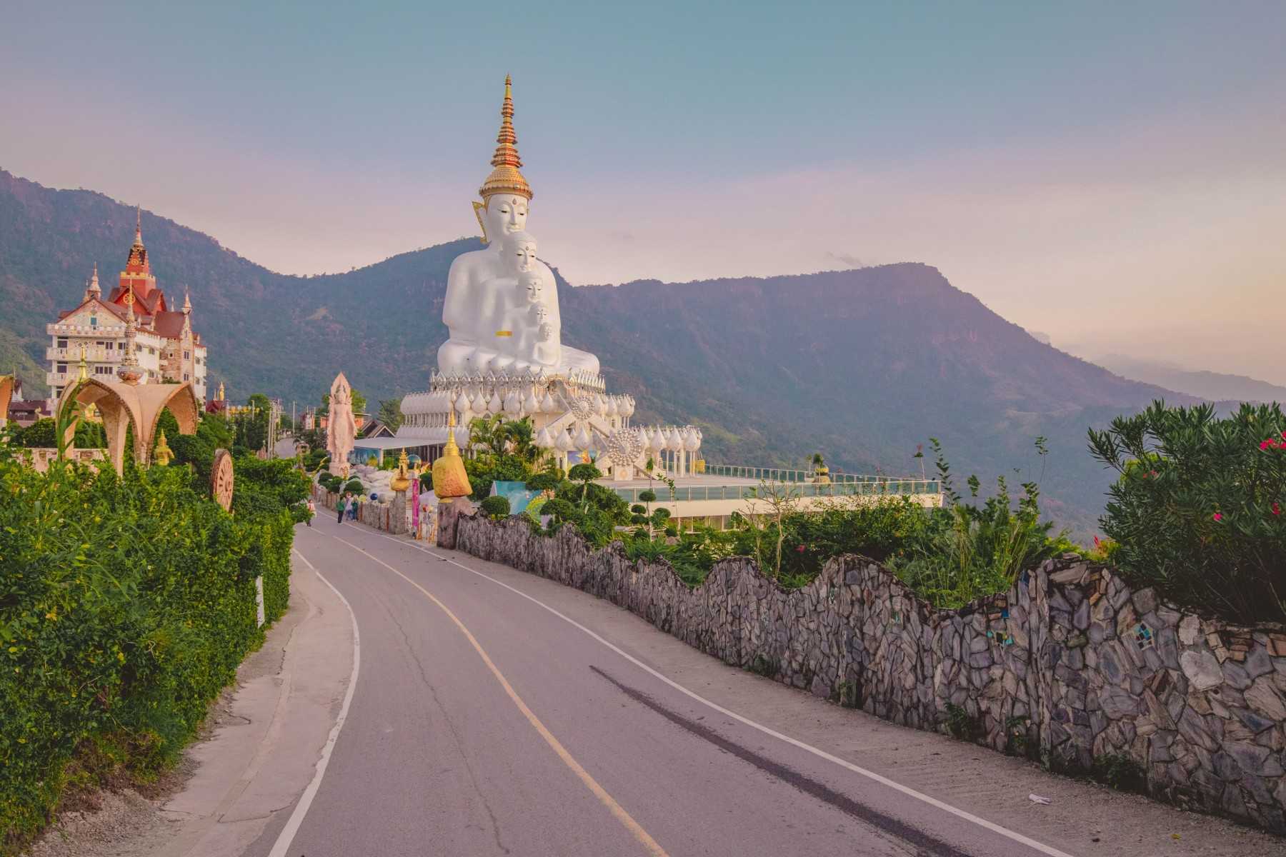 วัดผาซ่อนแก้ว_jadtrip (3).jpg