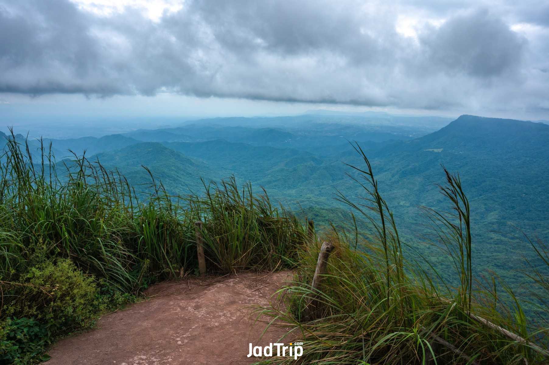 ผาหัวสิงห์ ภูทับเบิก_jadtrip (1).jpg