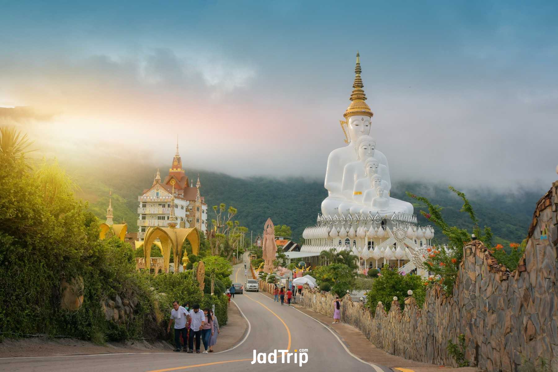 สถานที่ สวดมนต์ข้ามปี_jadtrip (4).jpg