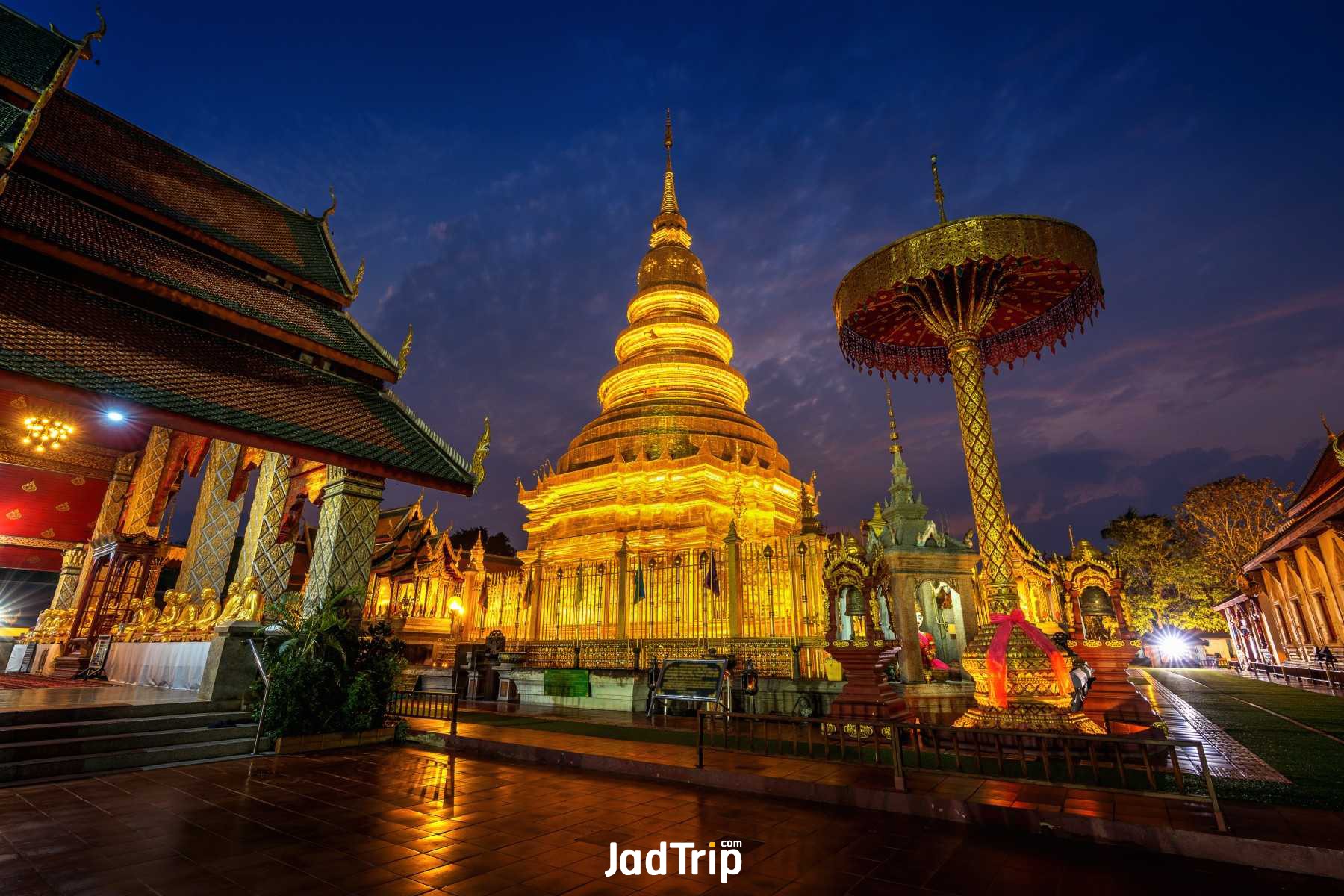 วัดพระธาตุหริภุญชัย จังหวัดลำพูน_jadtrip.jpg