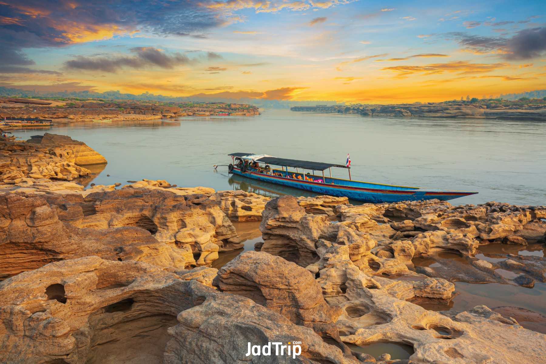 สามพันโบก_jadtrip (2).jpg