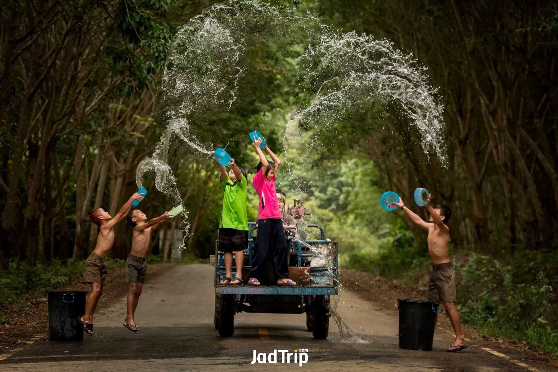 สงกรานต์ ประวัติ กิจกรรมประเพณีวันสงกรานต์jadtrip (17).jpg