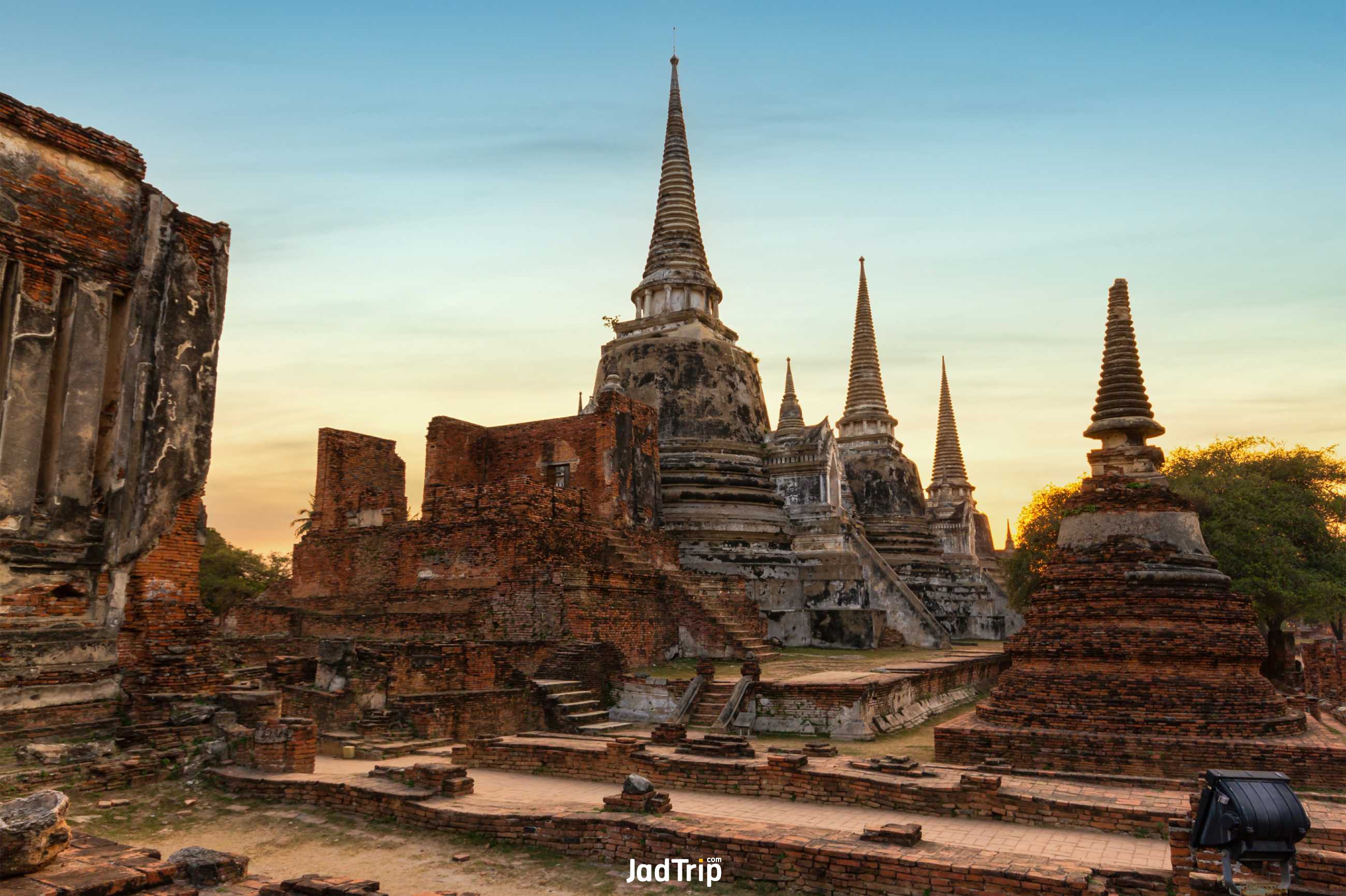 ancient-ruins-wat-phra-si-sanphet-temple-ayutthaya-historical-park-ayutthaya-thailand.jpg