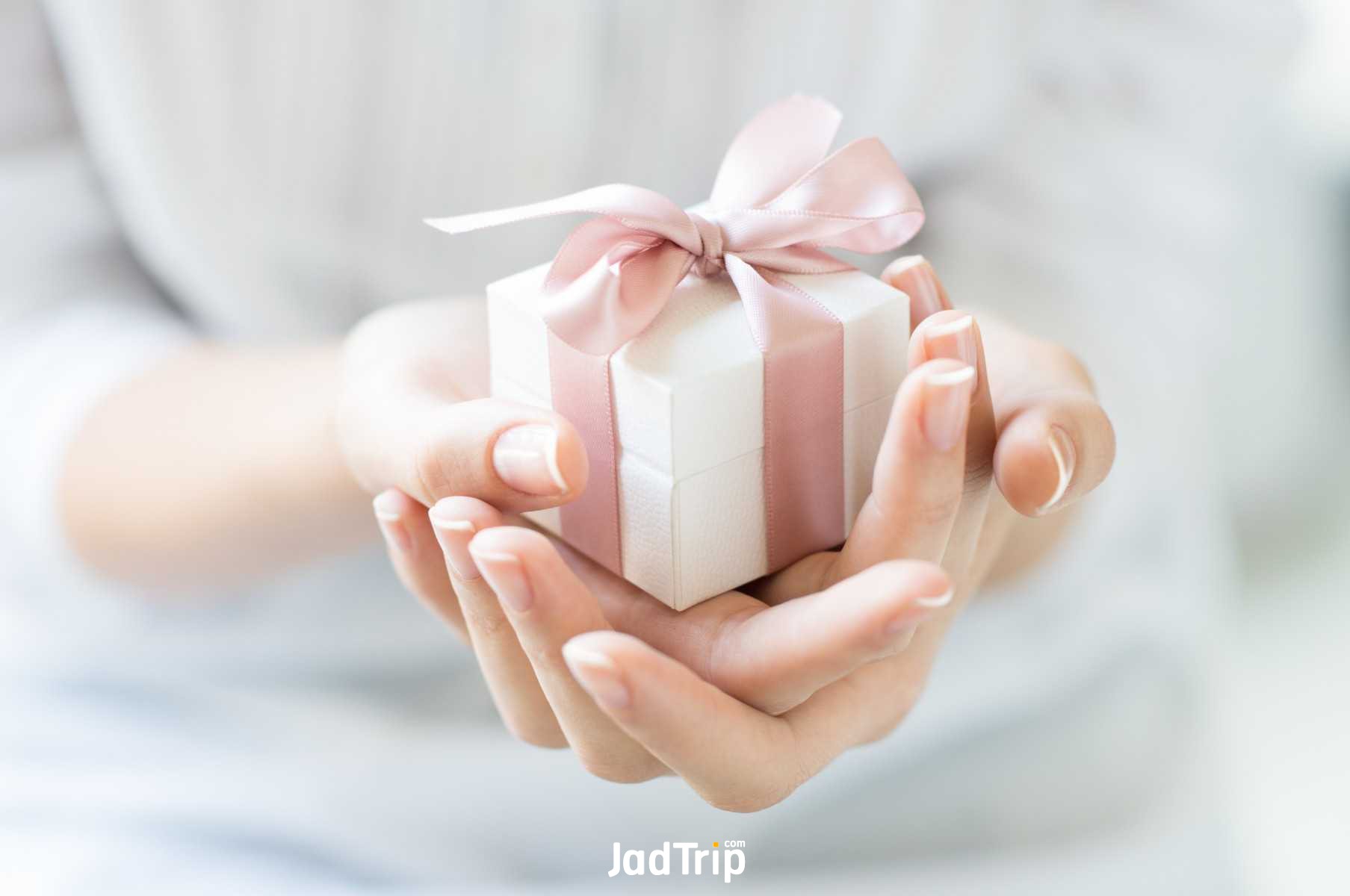 ให้ของขวัญ_jadtrip.jpg