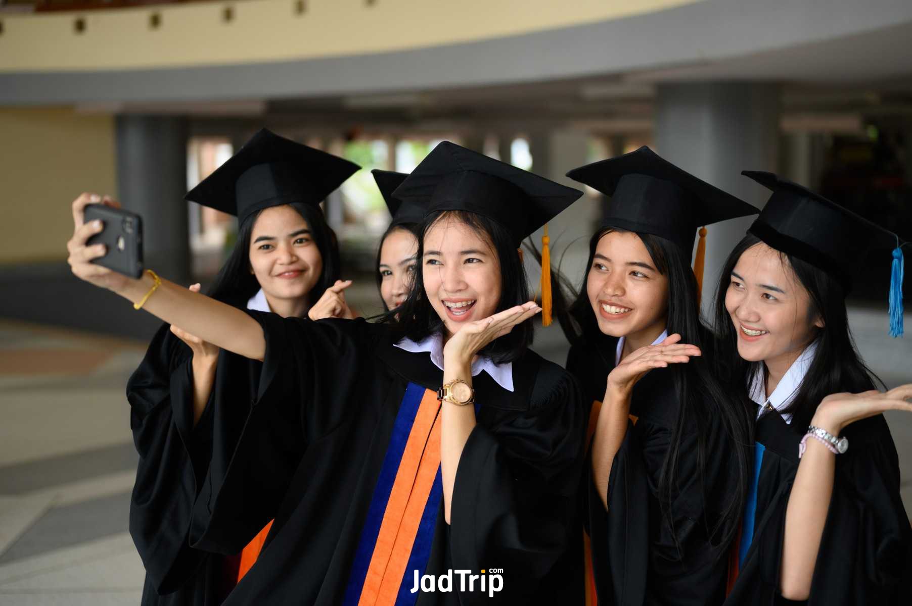 ของขวัญรับปริญญาผู้หญิง _jadtrip (8).jpg