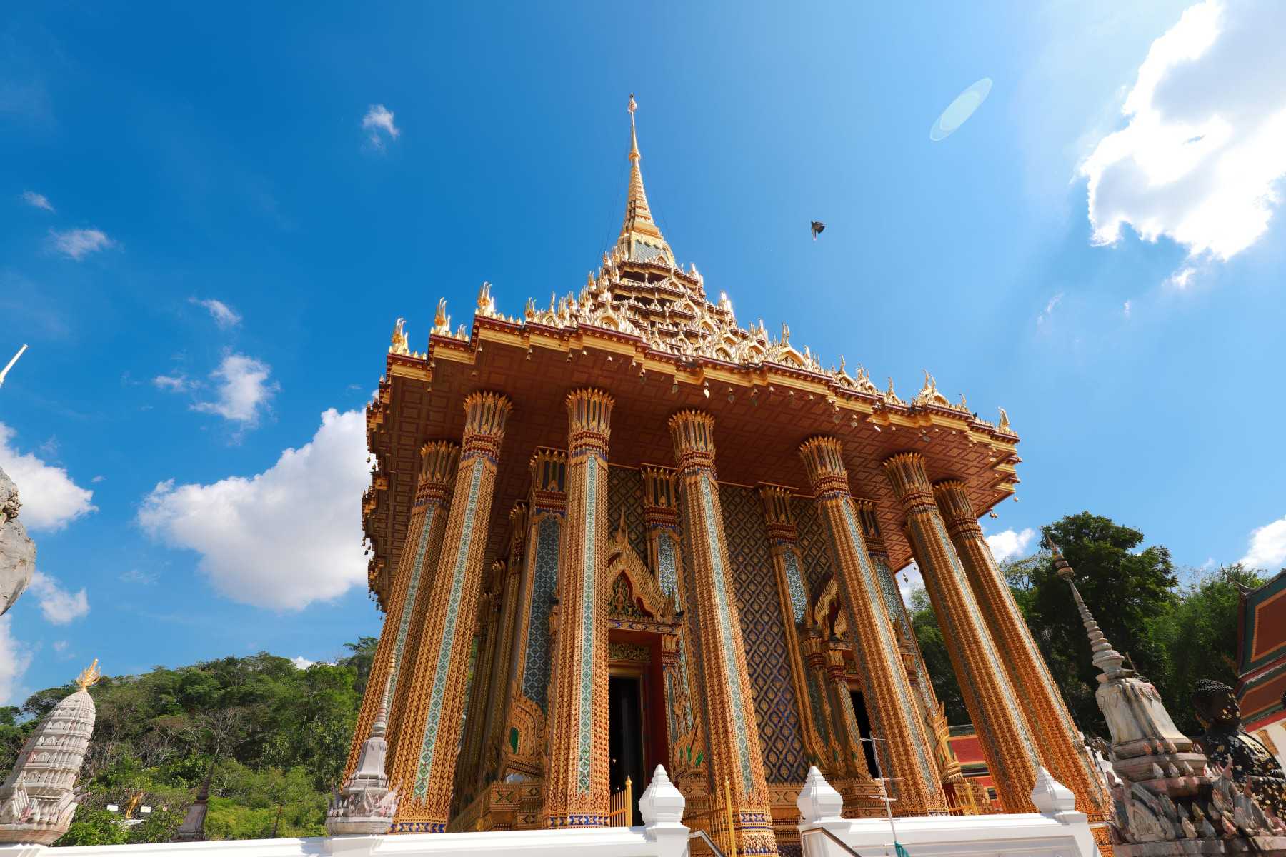 วัดพระพุทธบาทราชวรมหาวิหาร วัดดัง สระบุรี (14)_jadtrip.jpg