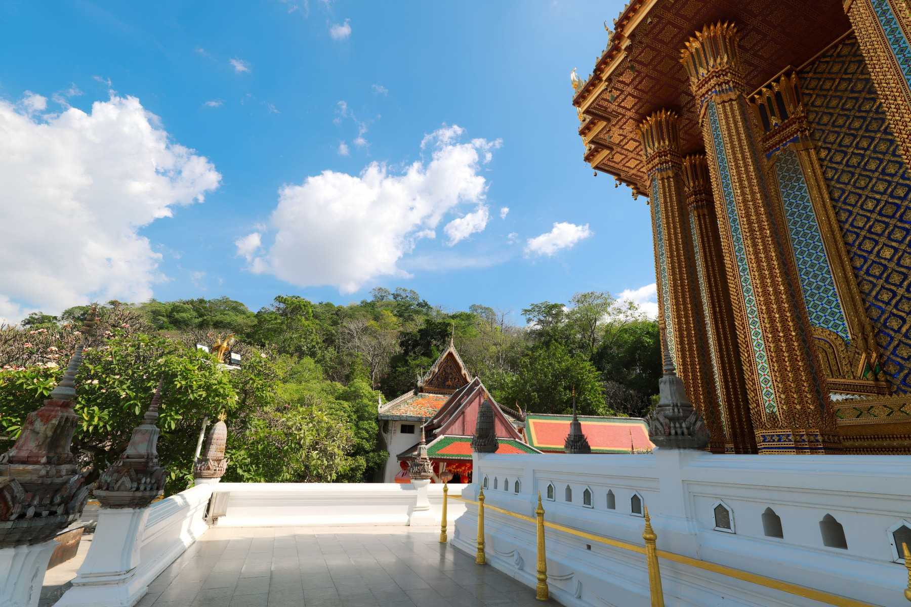 วัดพระพุทธบาทราชวรมหาวิหาร วัดดัง สระบุรี (15)_jadtrip.jpg