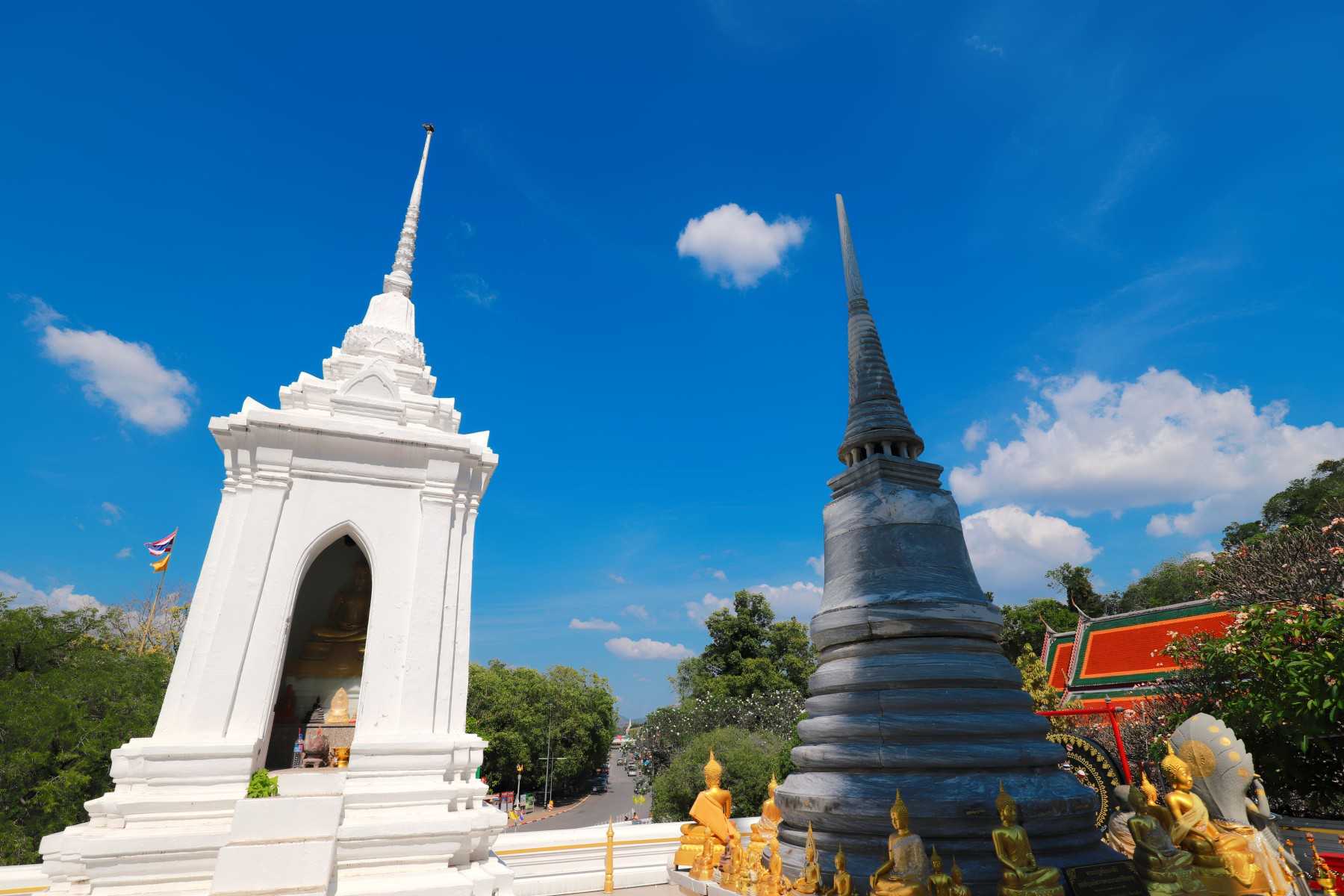 วัดพระพุทธบาทราชวรมหาวิหาร วัดดัง สระบุรี (6)_jadtrip.jpg