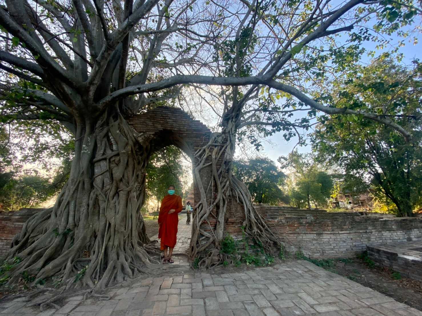 ประตูกาลเวลา วัดพระงาม  (9).jpg