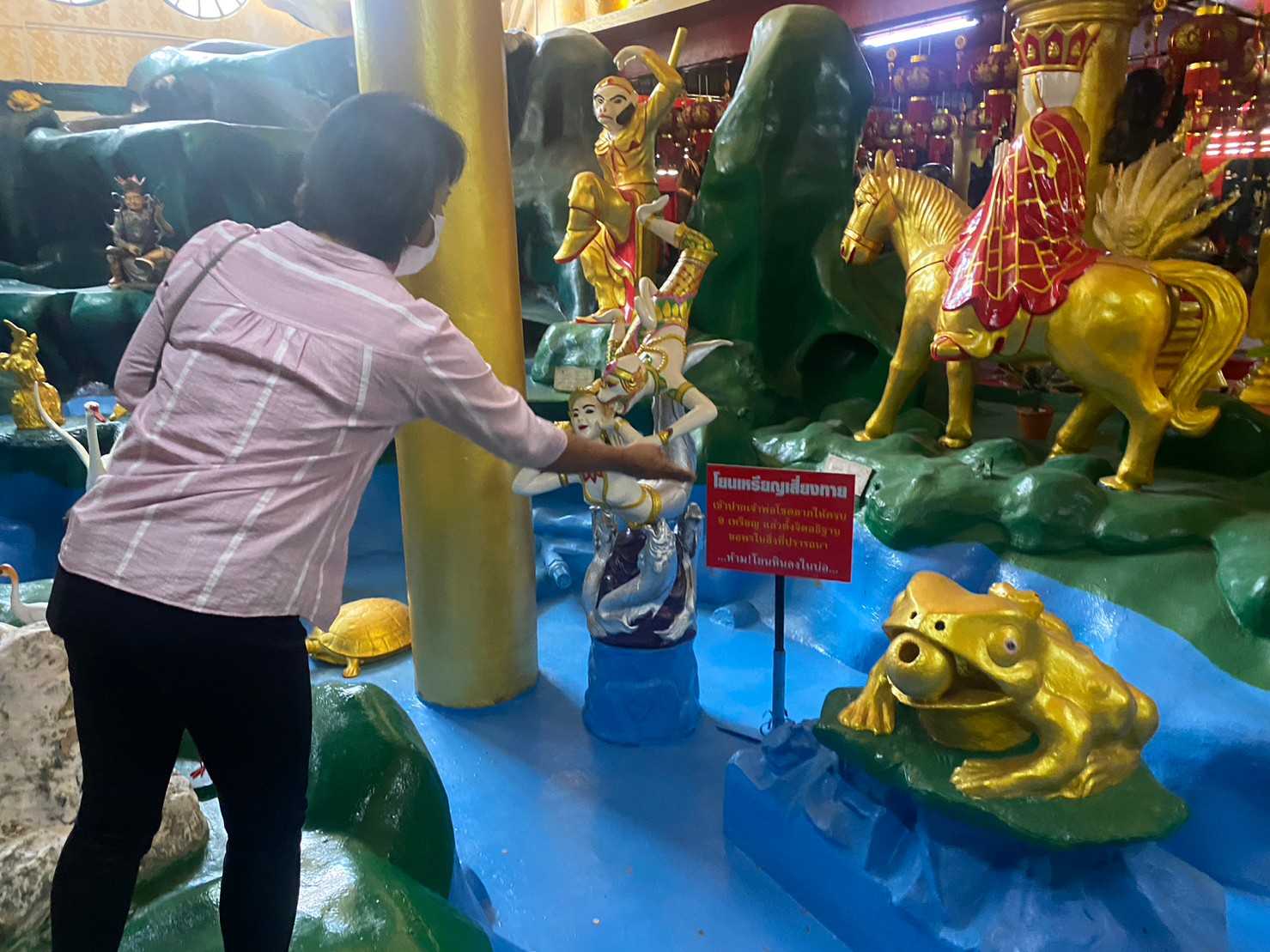 ตำหนักพระแม่กวนอิมโชคชัย 4  (4).jpg