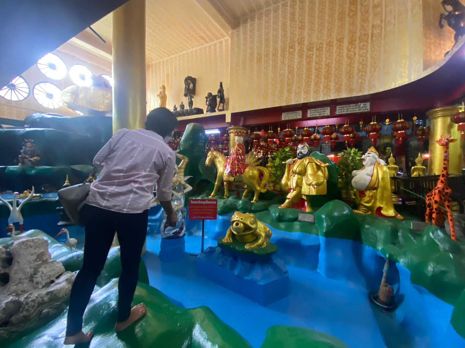 ตำหนักพระแม่กวนอิมโชคชัย 4  (3).jpg