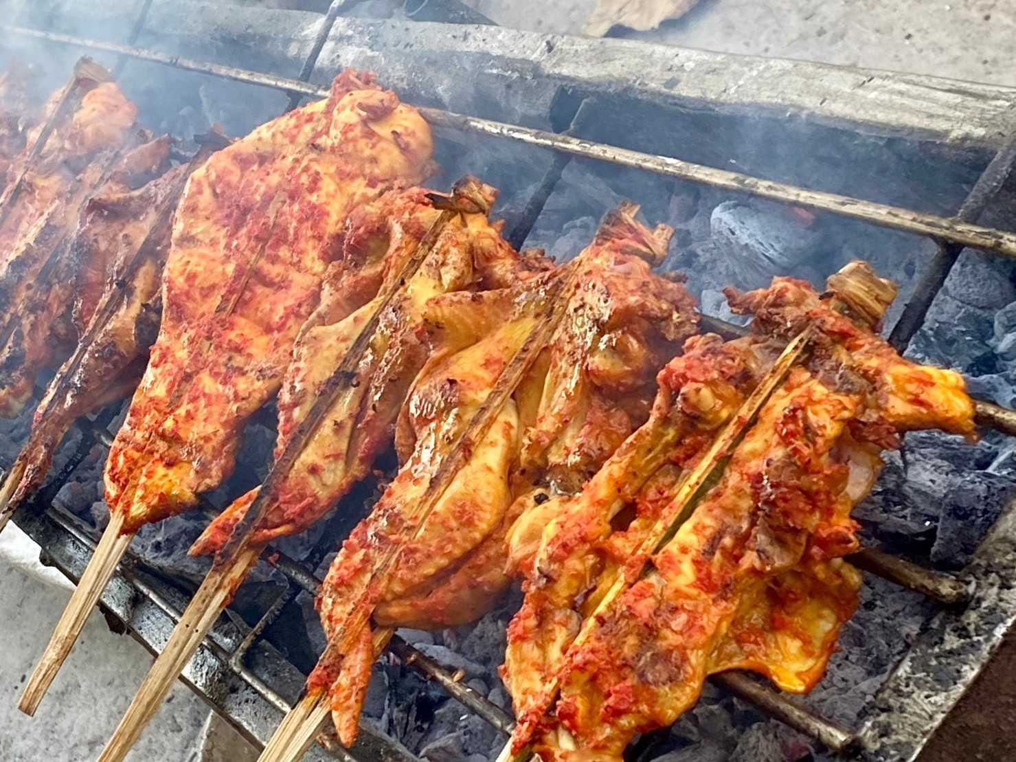ร้านลาบอุบล&amp;ไก่ย่างบางตาล รสแซ่บ (3).jpg